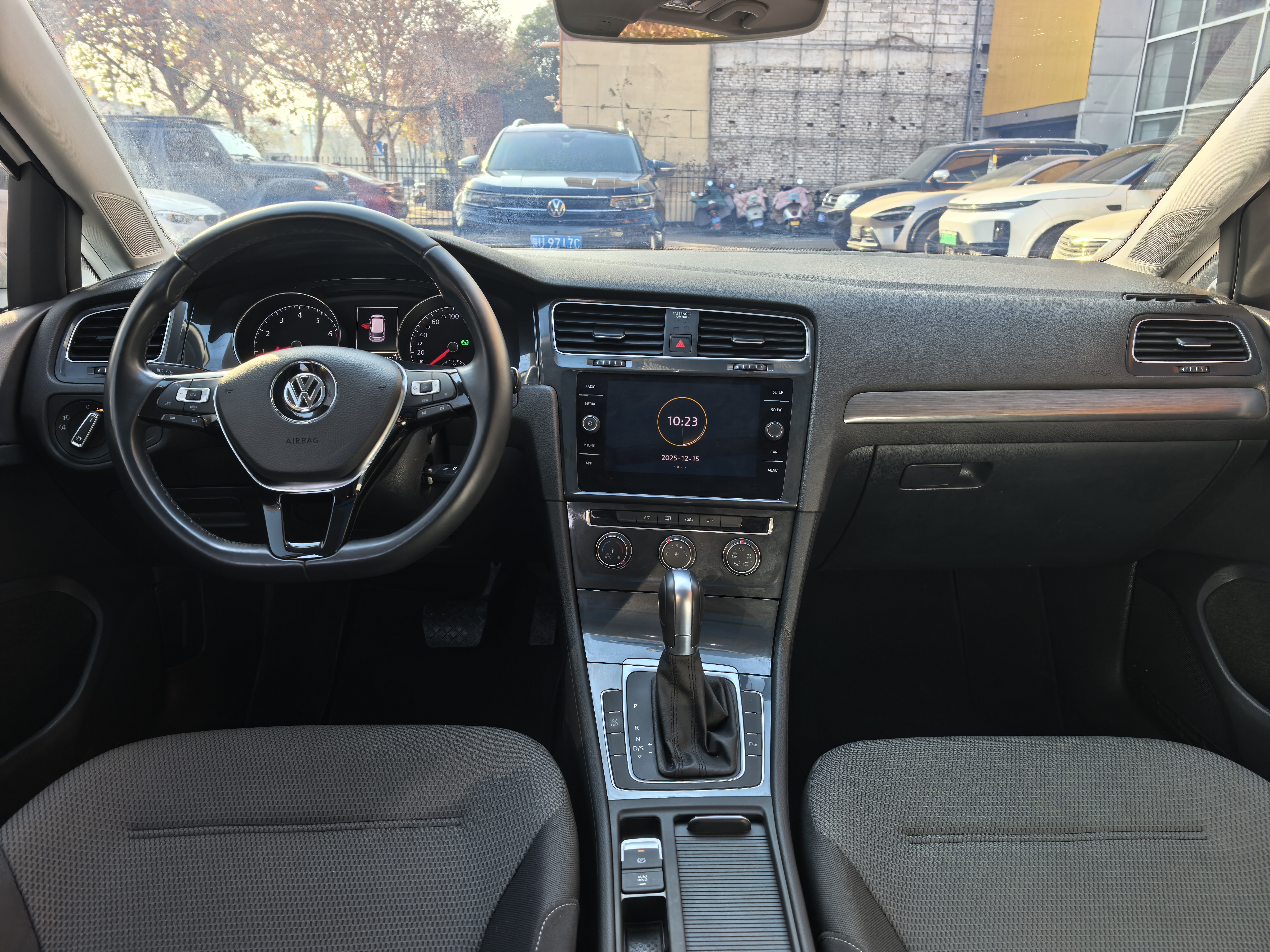 Volkswagen Golf (Imported) 2019 imagem de carro #4