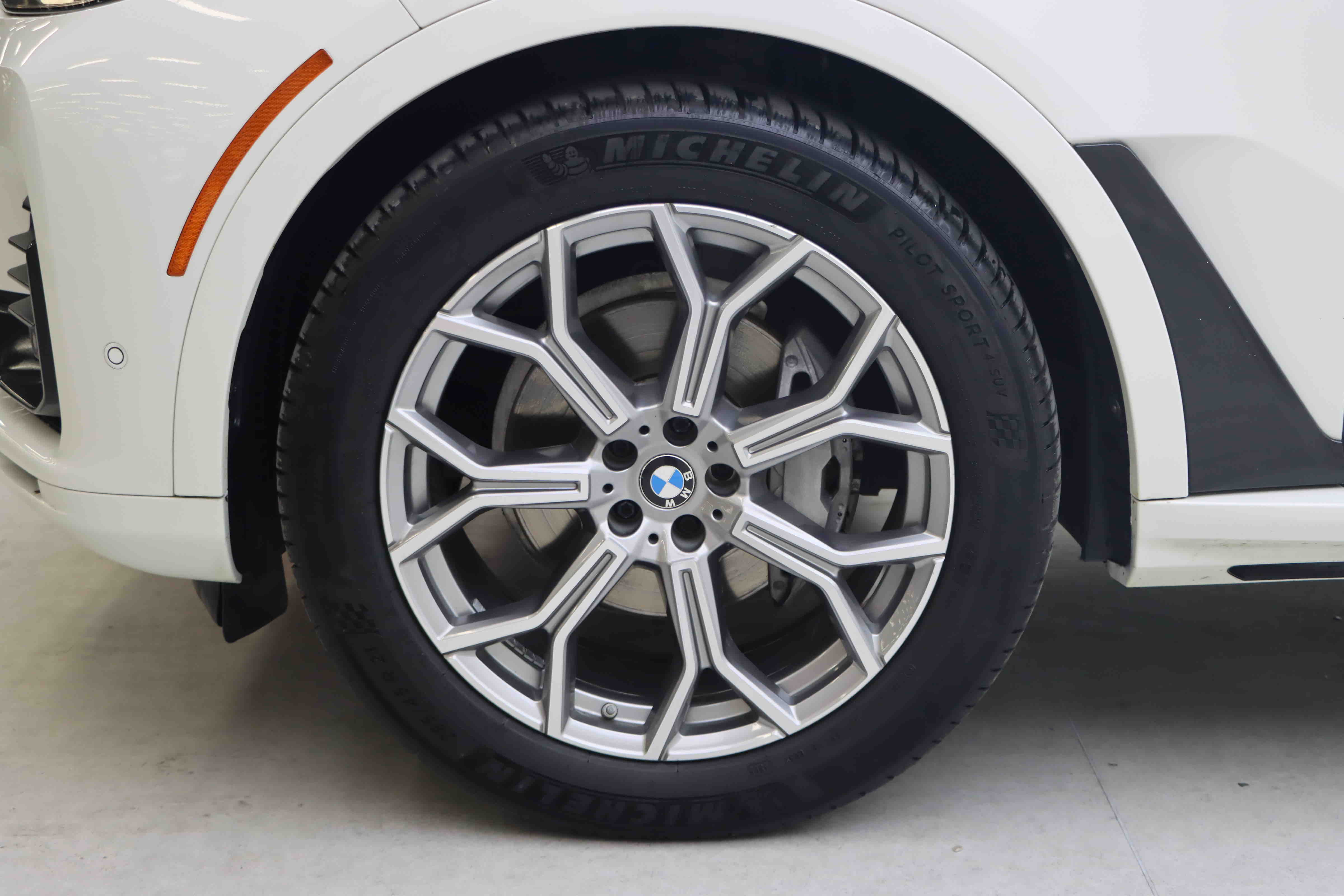 BMW 2020 car image #4