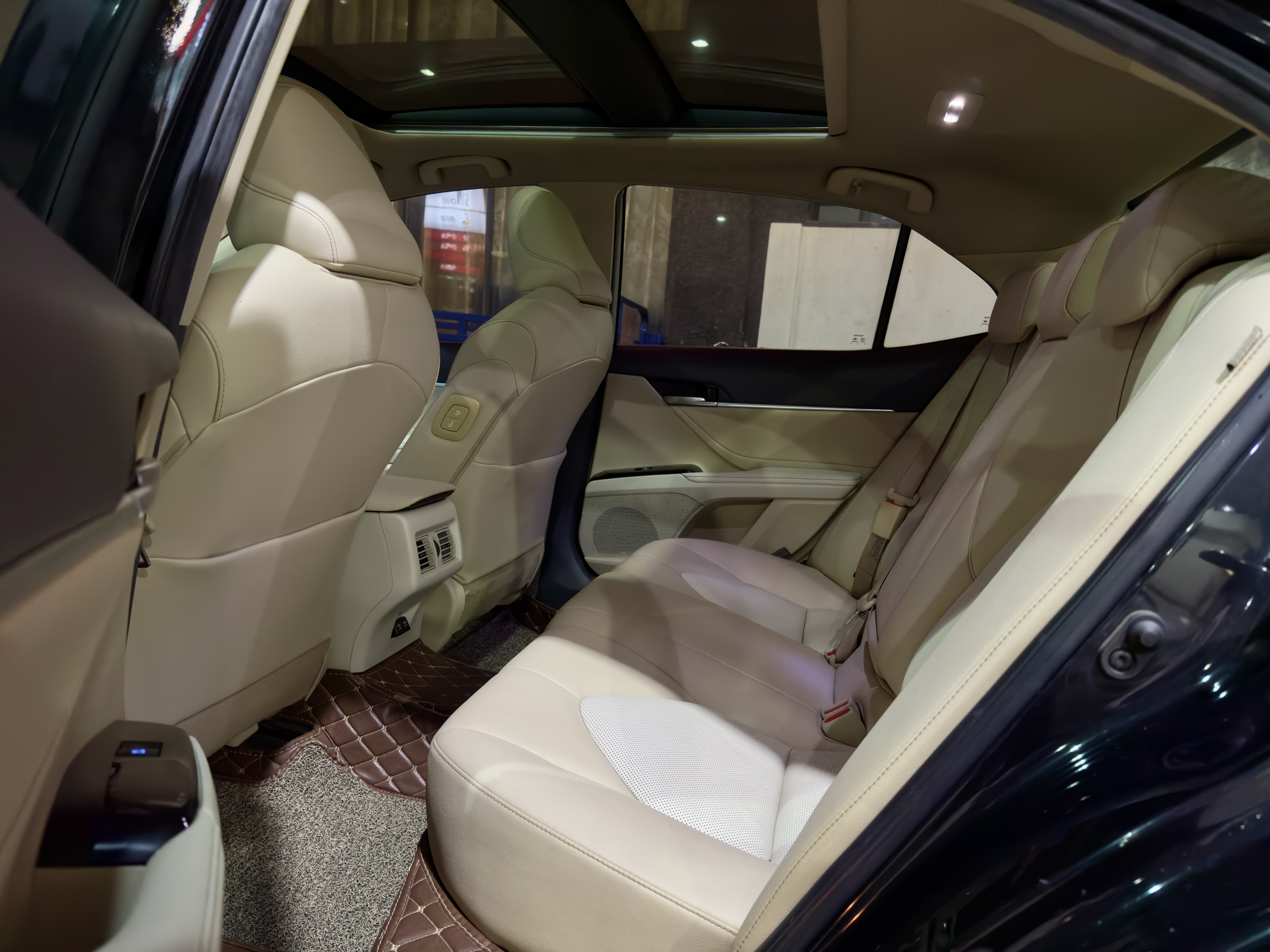 Toyota Camry 2019 car image #4