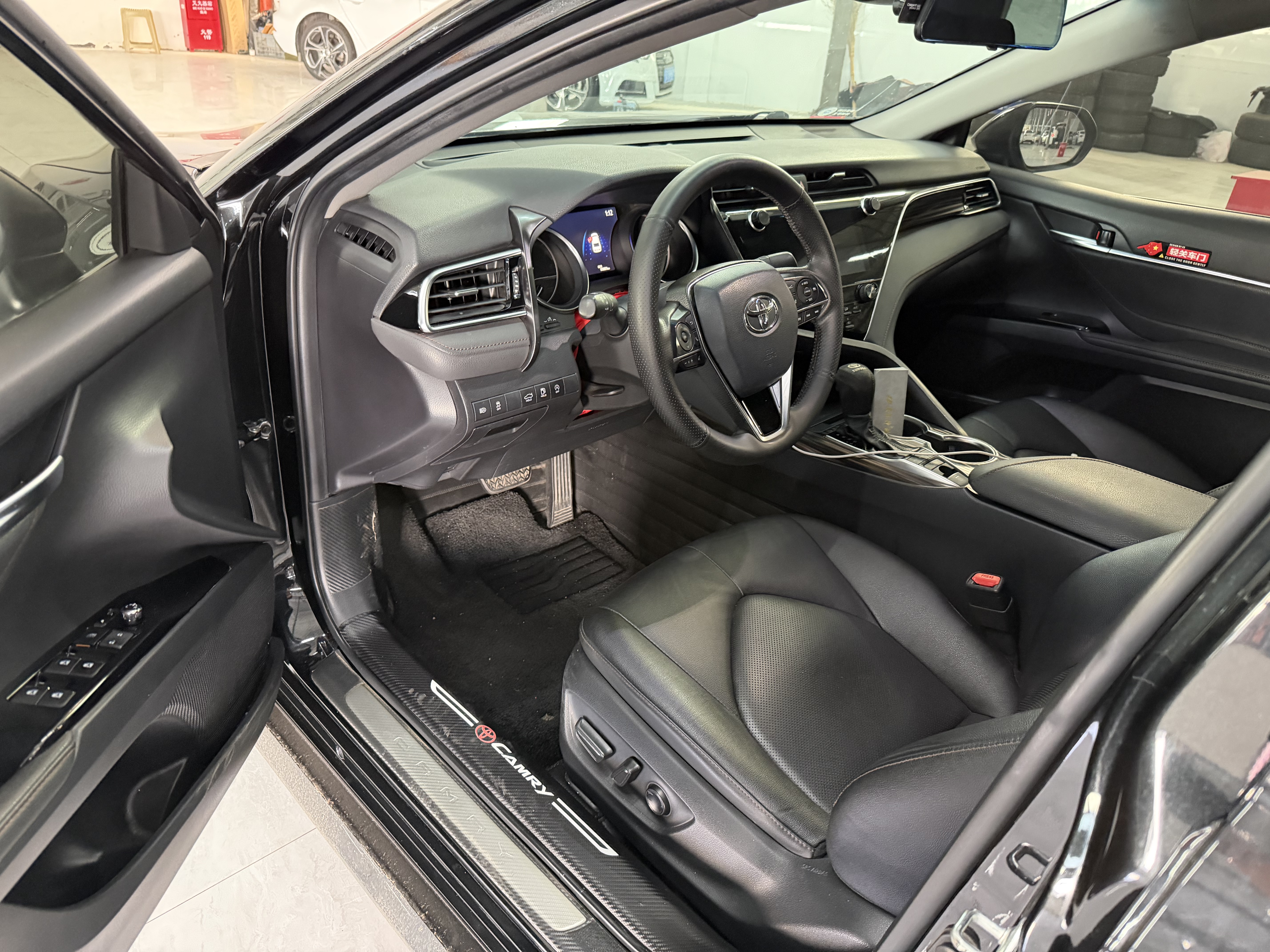 Toyota Camry 2020 immagine di auto #4