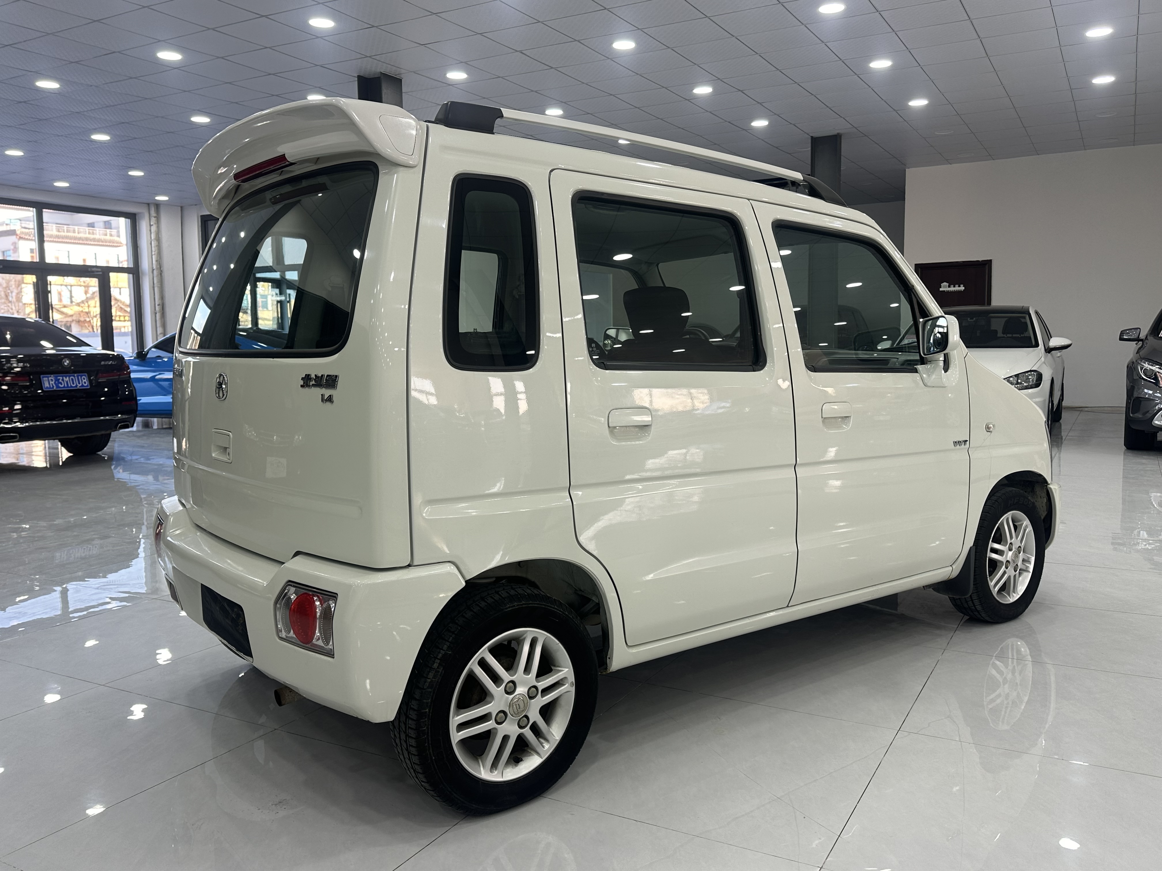 Suzuki 2019 car image #4