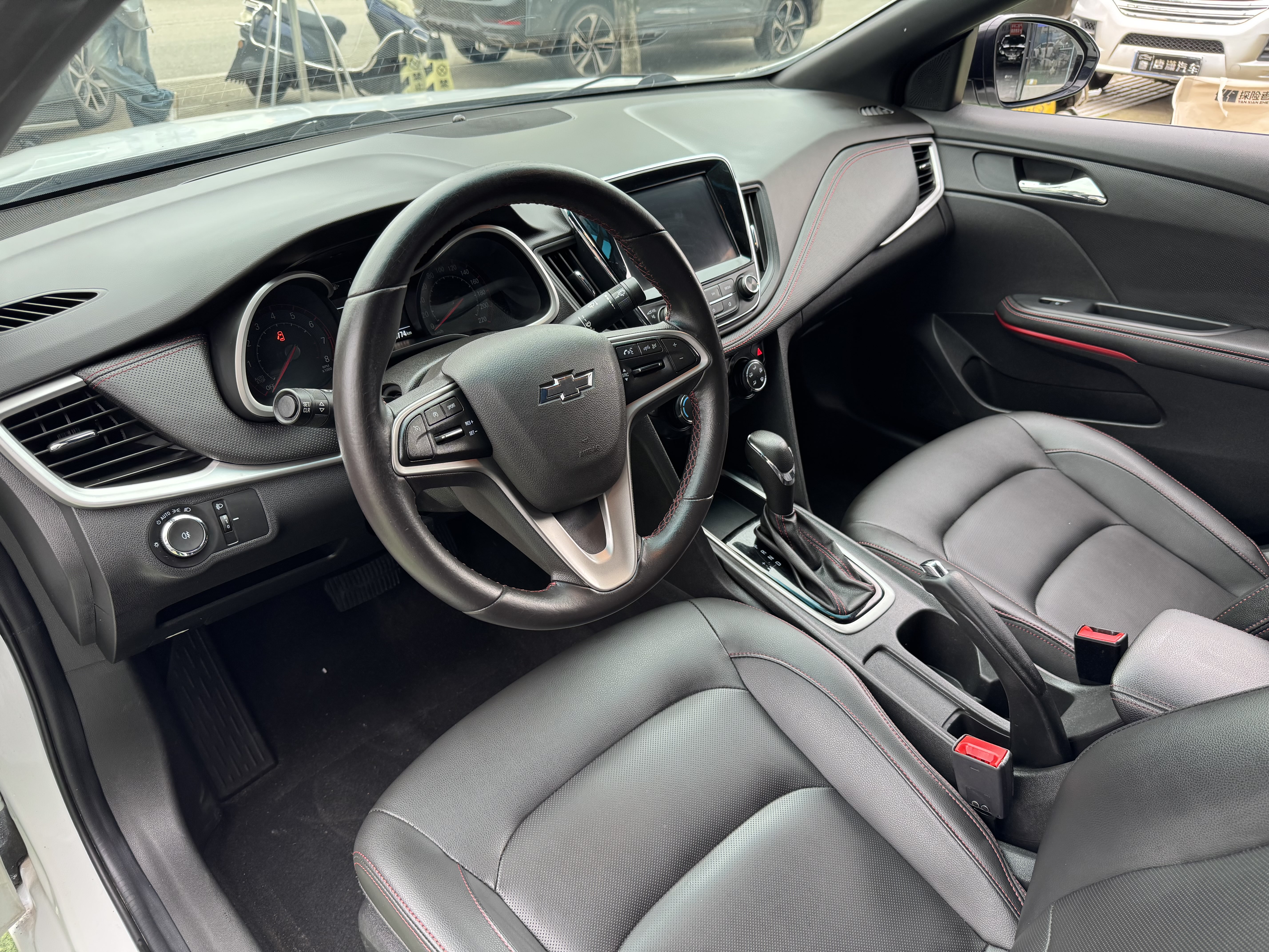 Chevrolet 2020 car image #4