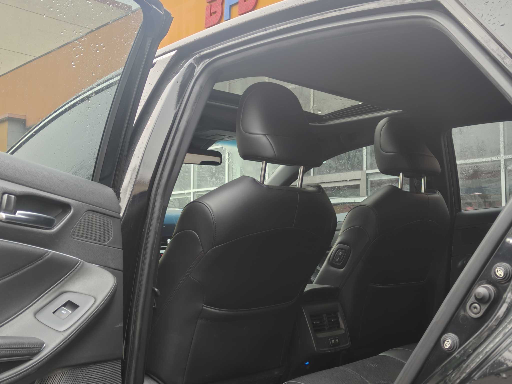 Toyota Avalon 2021 car image #4