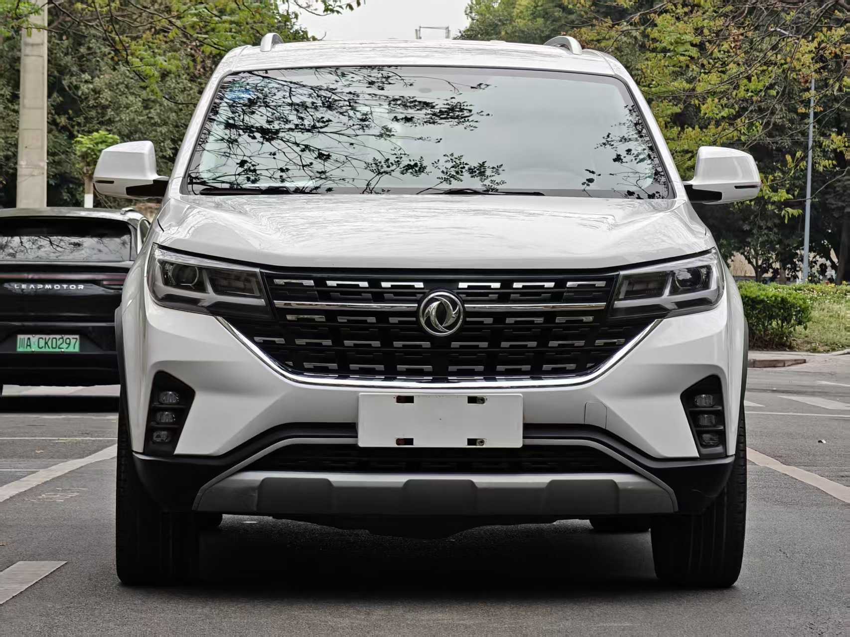 T5 L 2019 #4 T5 L 2019 car image #4