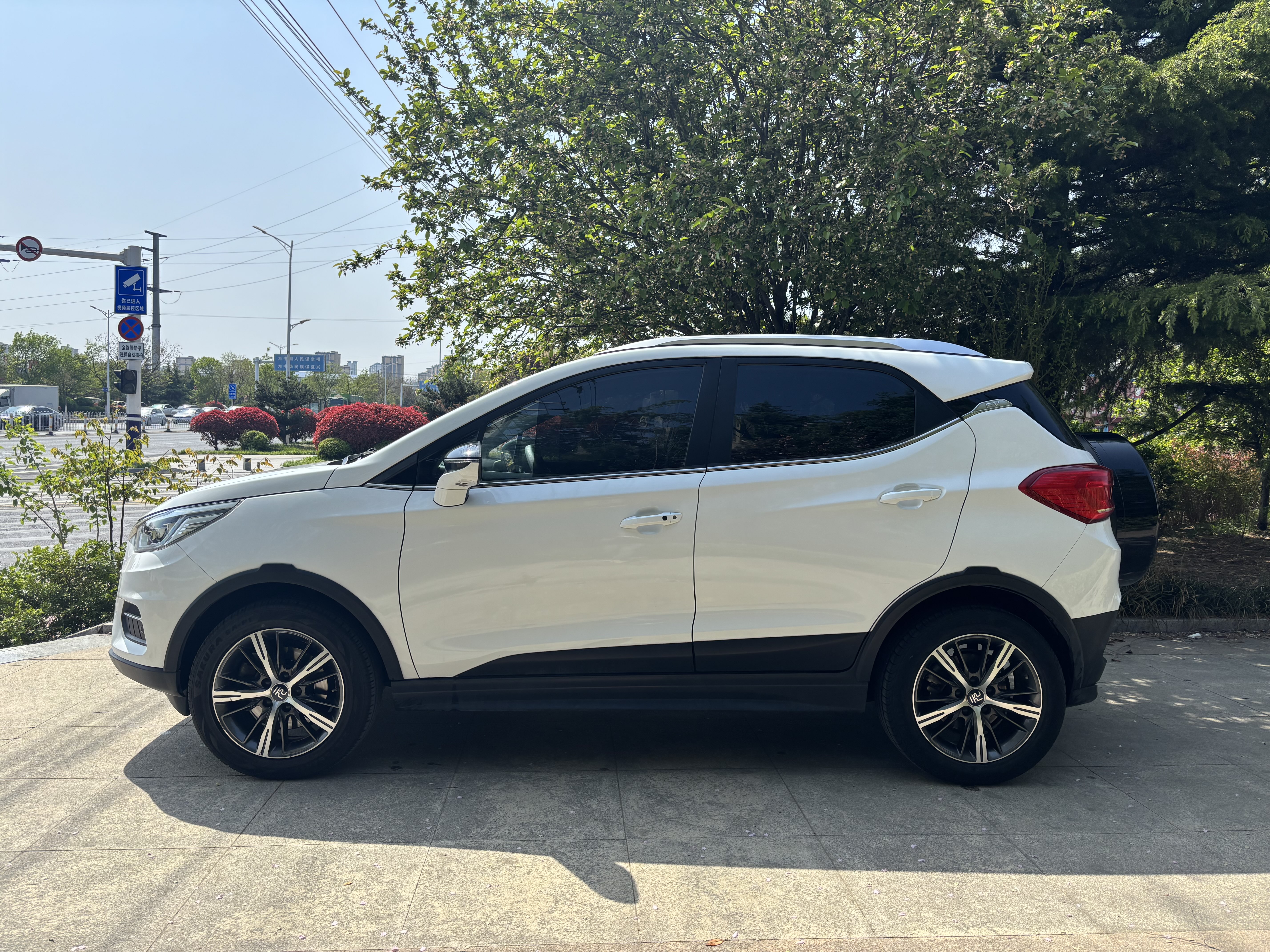 BYD Yuan New Energy 2019 #4 BYD Yuan New Energy 2019 car image #4