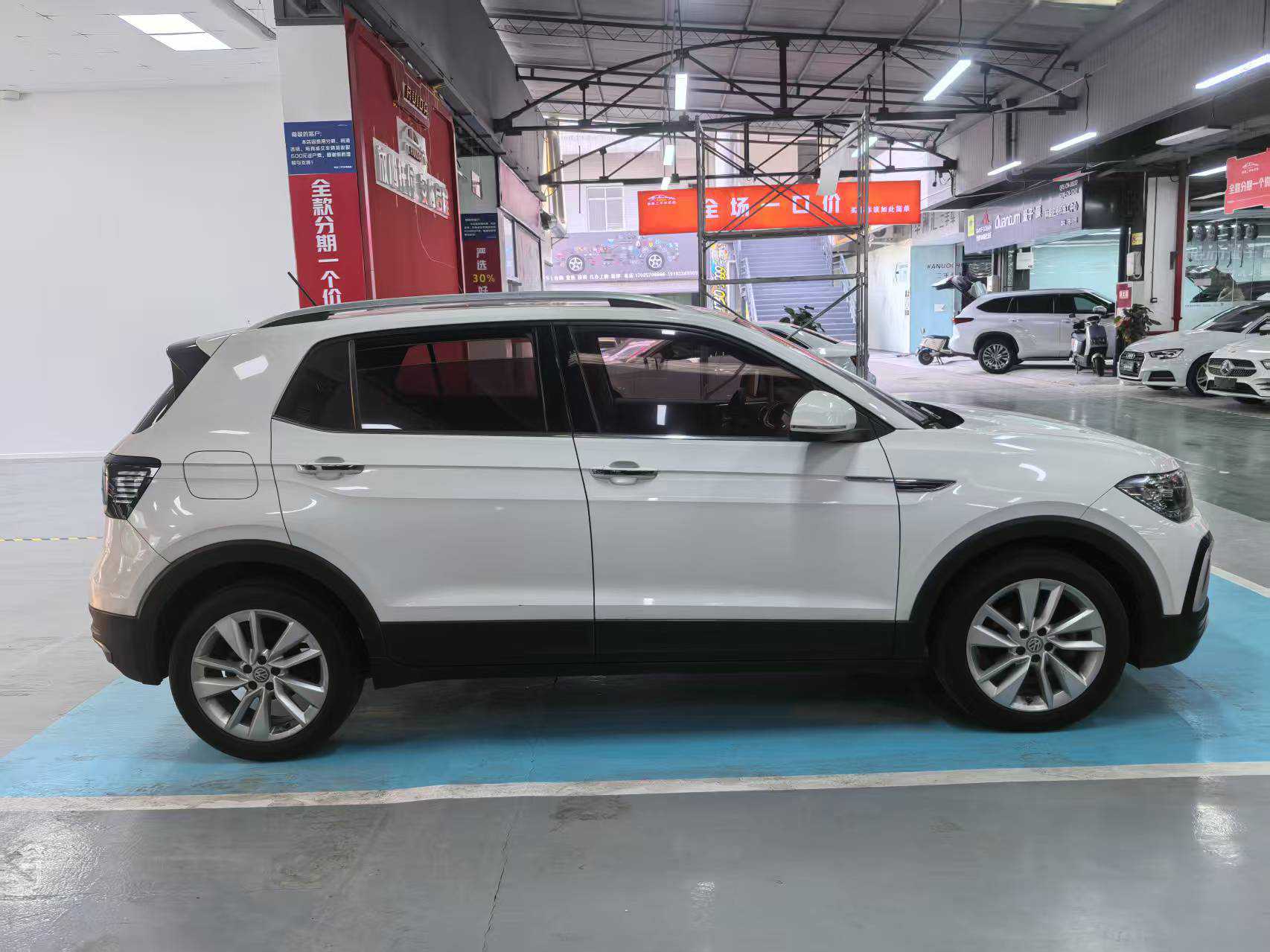 Volkswagen 2019 car image #4