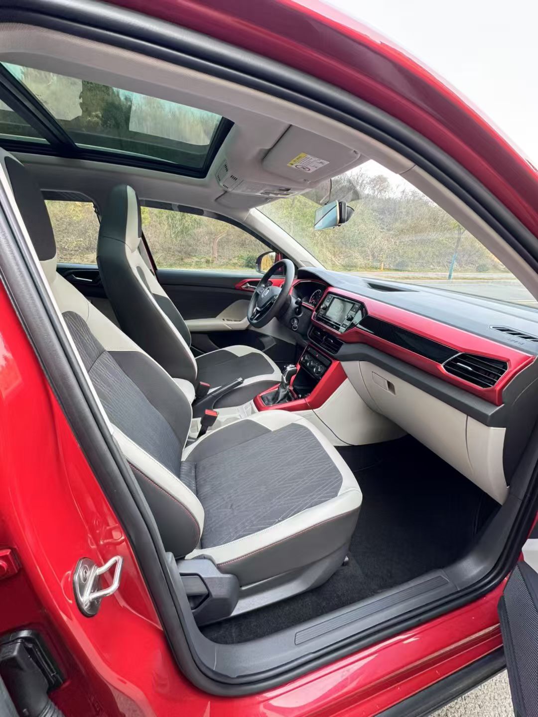 Volkswagen T-Cross 2020 immagine di auto #4