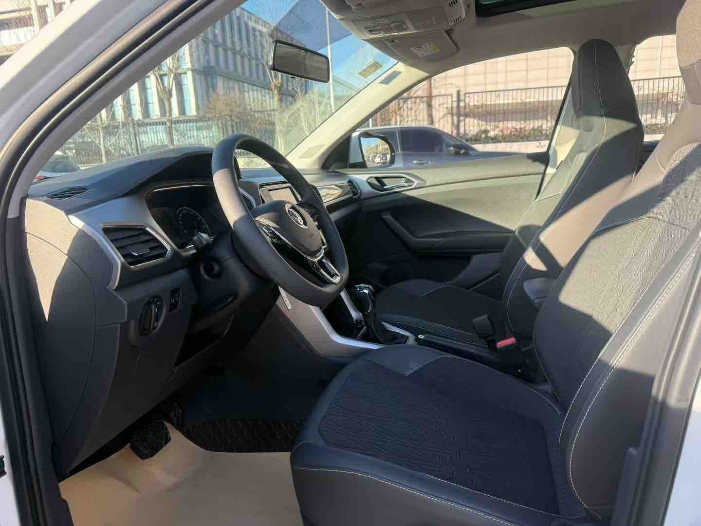 Volkswagen T-Cross 2020 car image #4