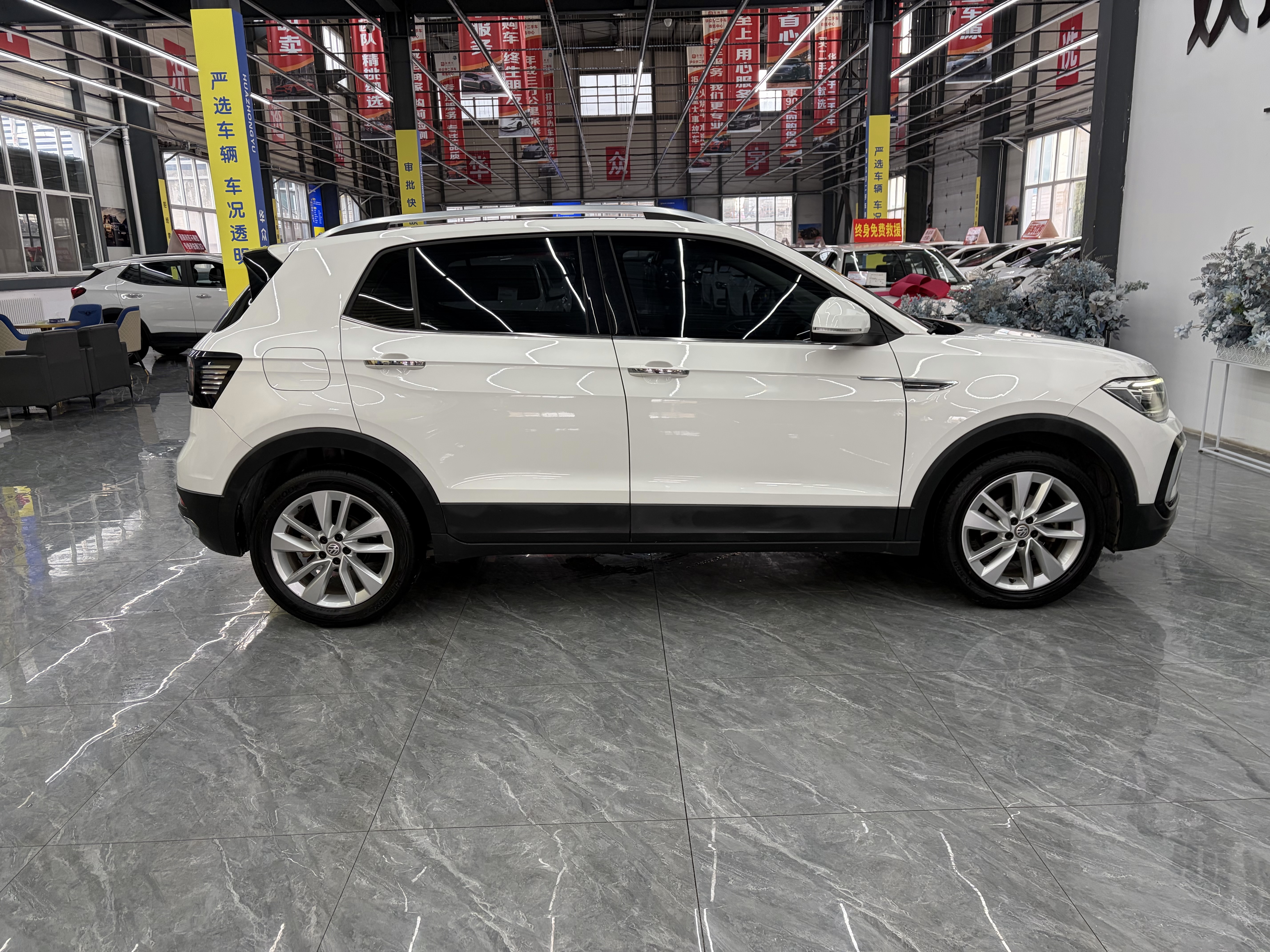 Volkswagen T-Cross 2020 #4 Volkswagen T-Cross 2020 car image #4