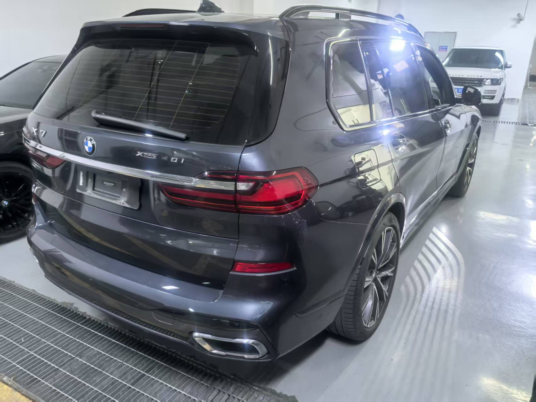 BMW X7 M60i 2019 #4 BMW X7 M60i 2019 car image #4