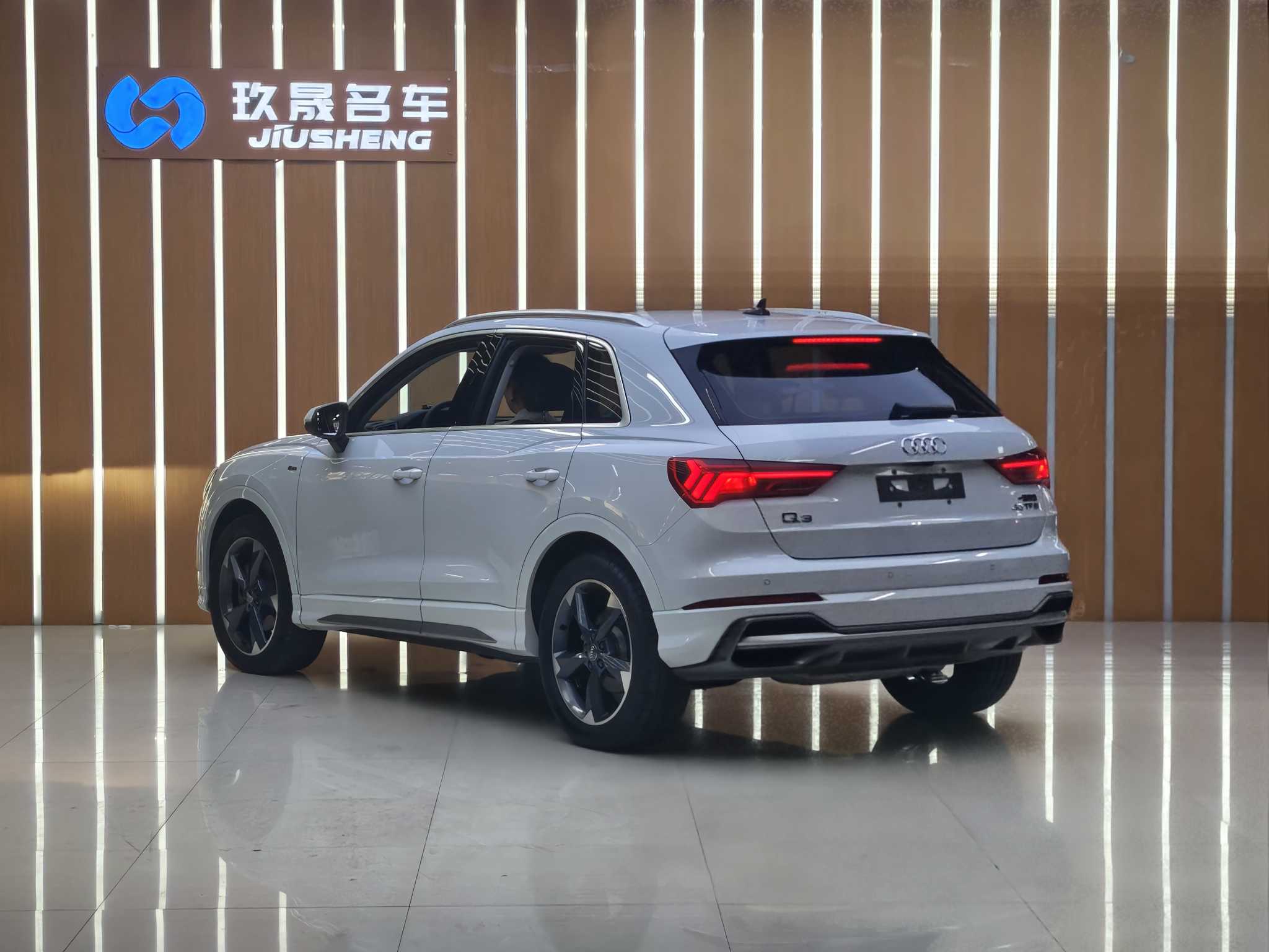 Audi Q3 2019 #4 Audi Q3 2019 car image #4
