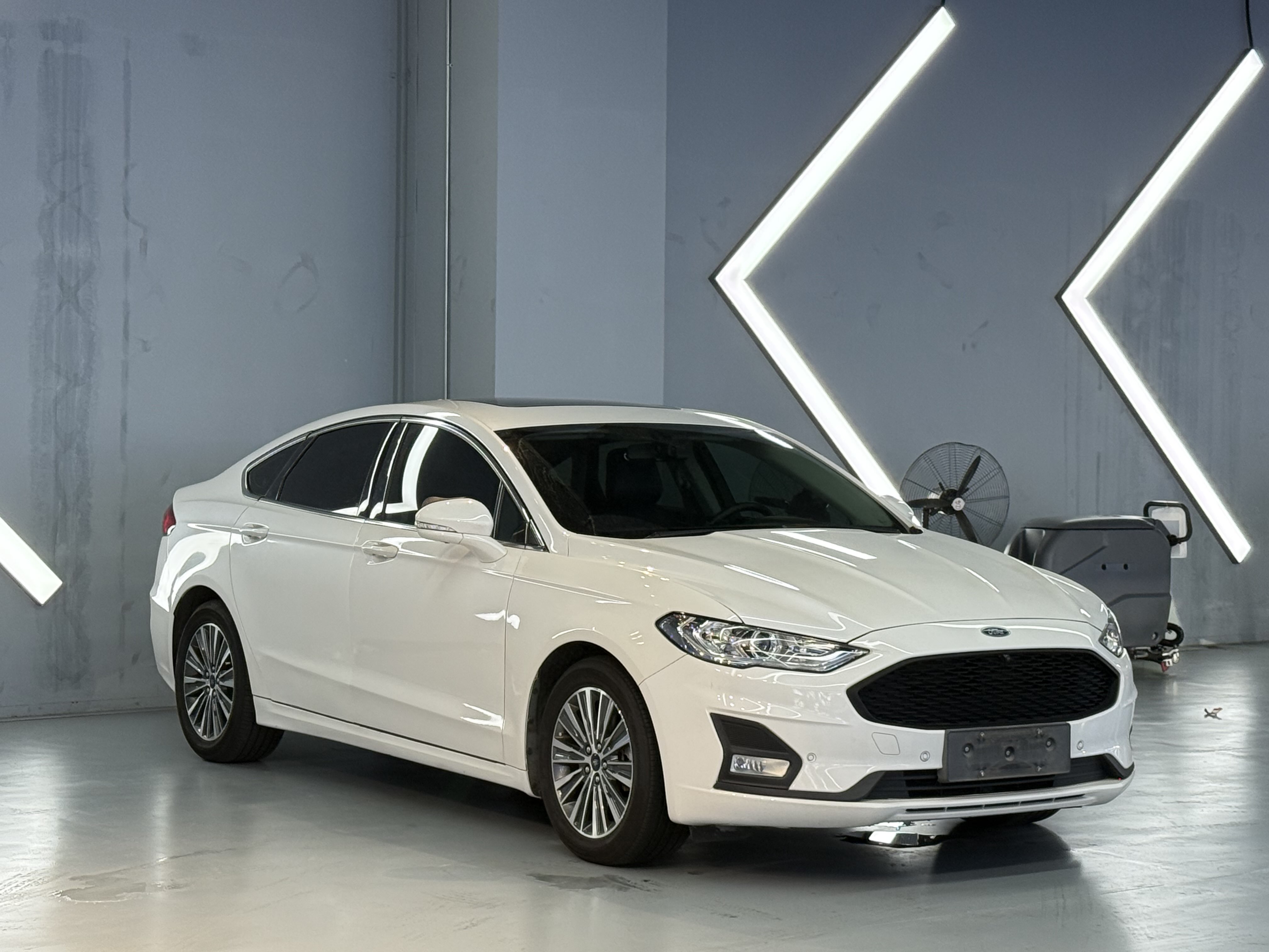 Ford Mondeo New Energy 2020 #4 Ford Mondeo New Energy 2020 car image #4