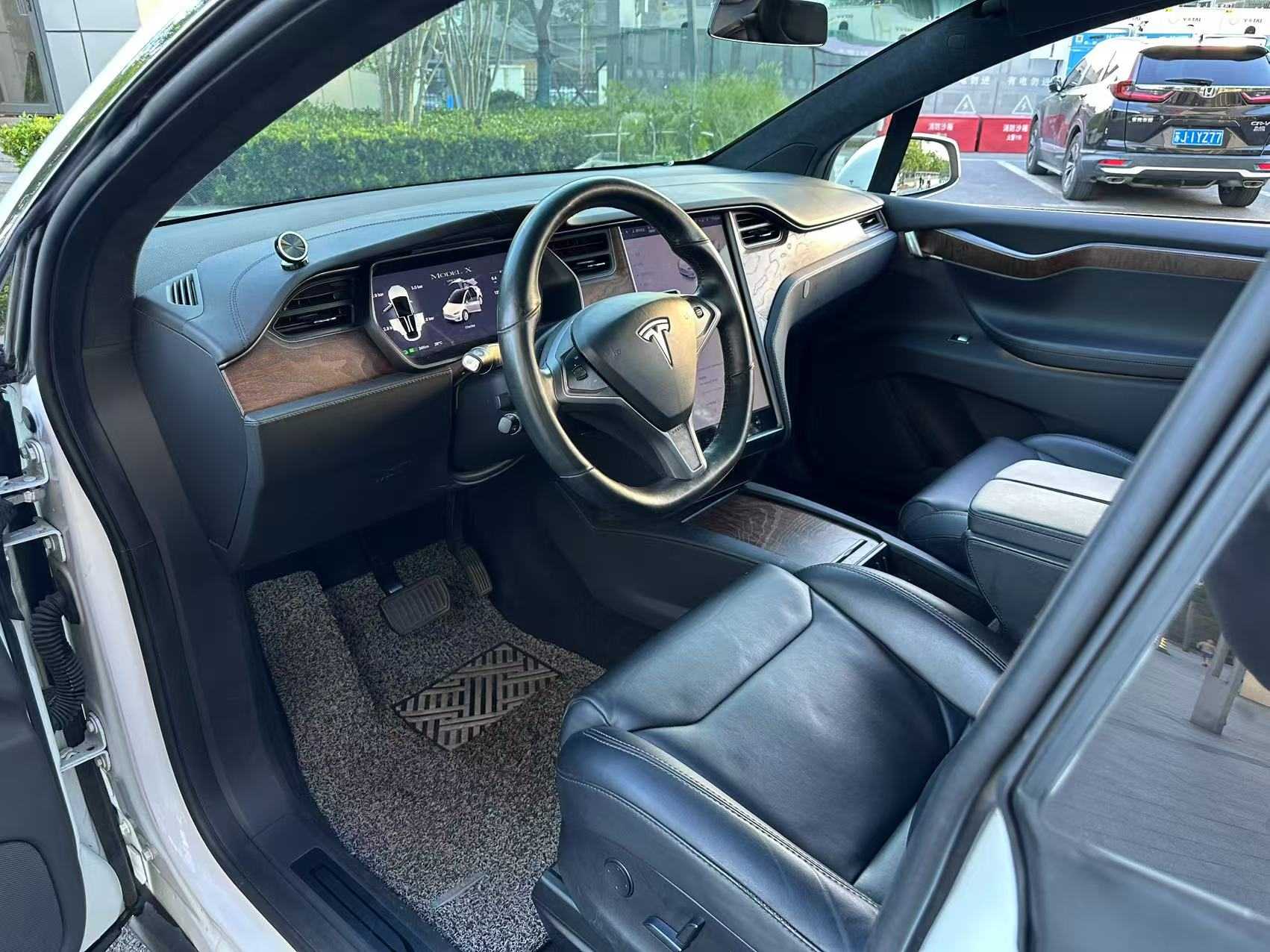 Tesla Model X 2019 #4 Tesla Model X 2019 car image #4