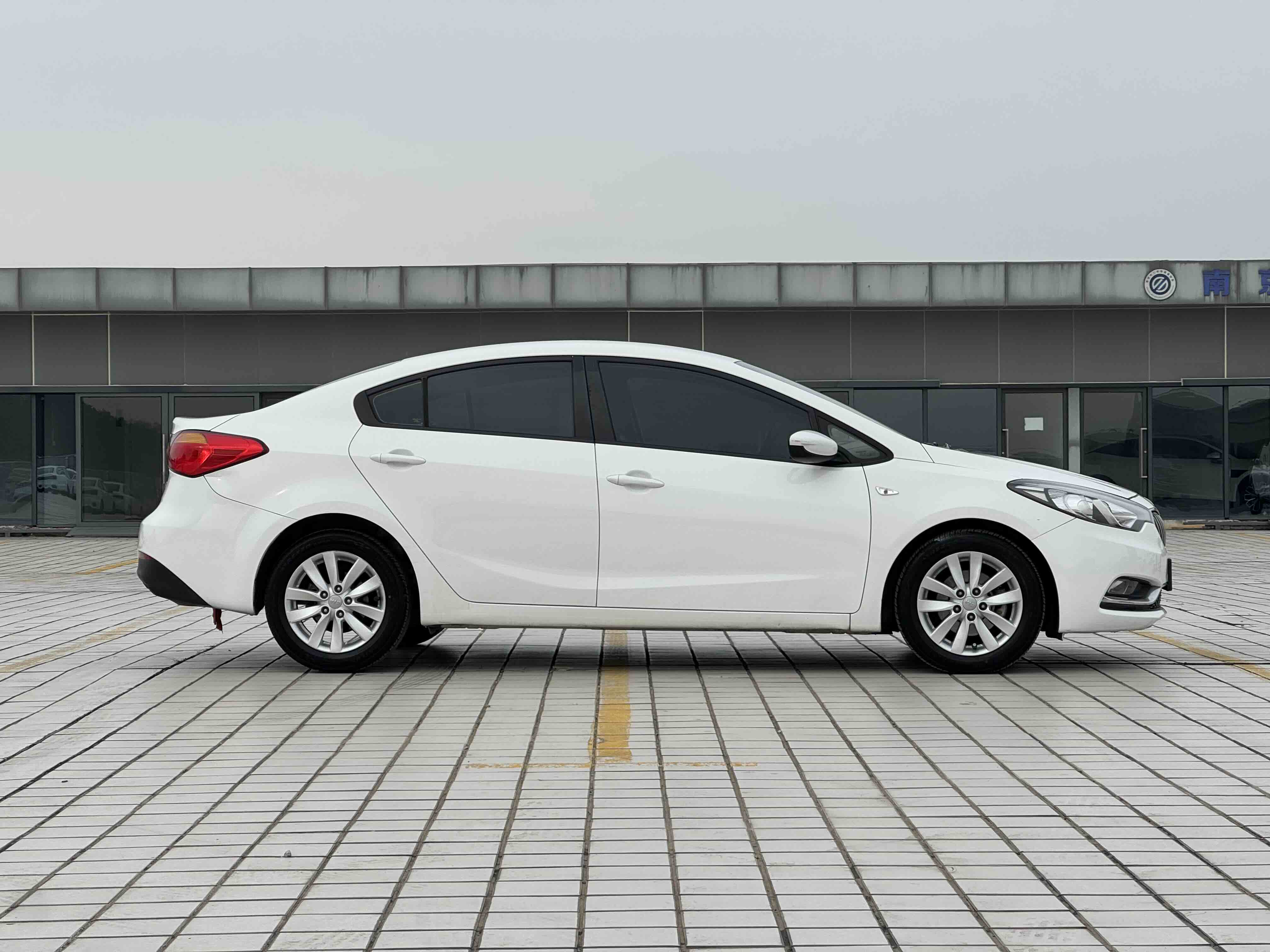 Kia K3 2016 #4 Kia K3 2016 car image #4