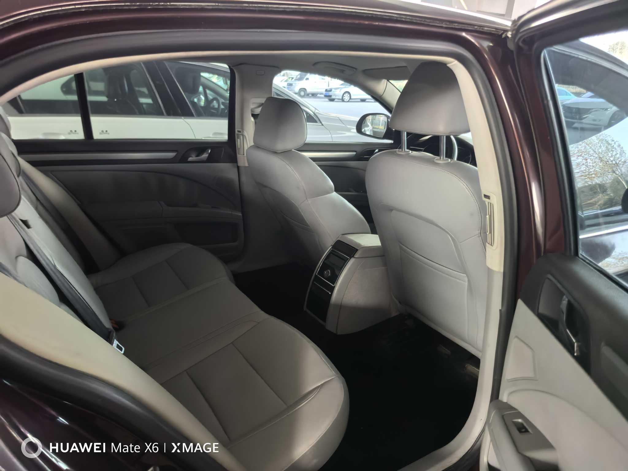 Skoda Superb 2010 car image #4