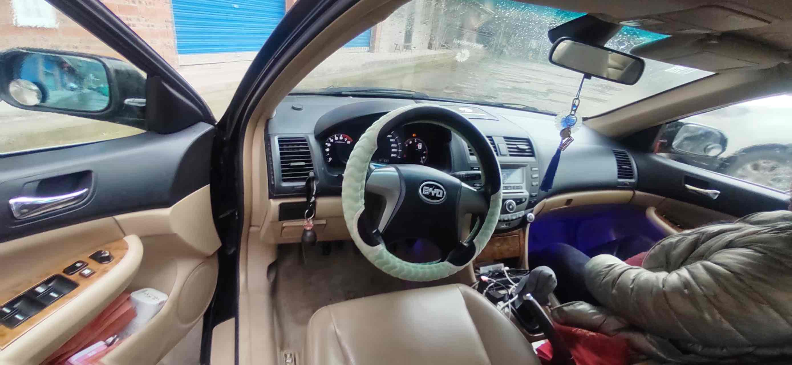 BYD F6 2010 car image #4