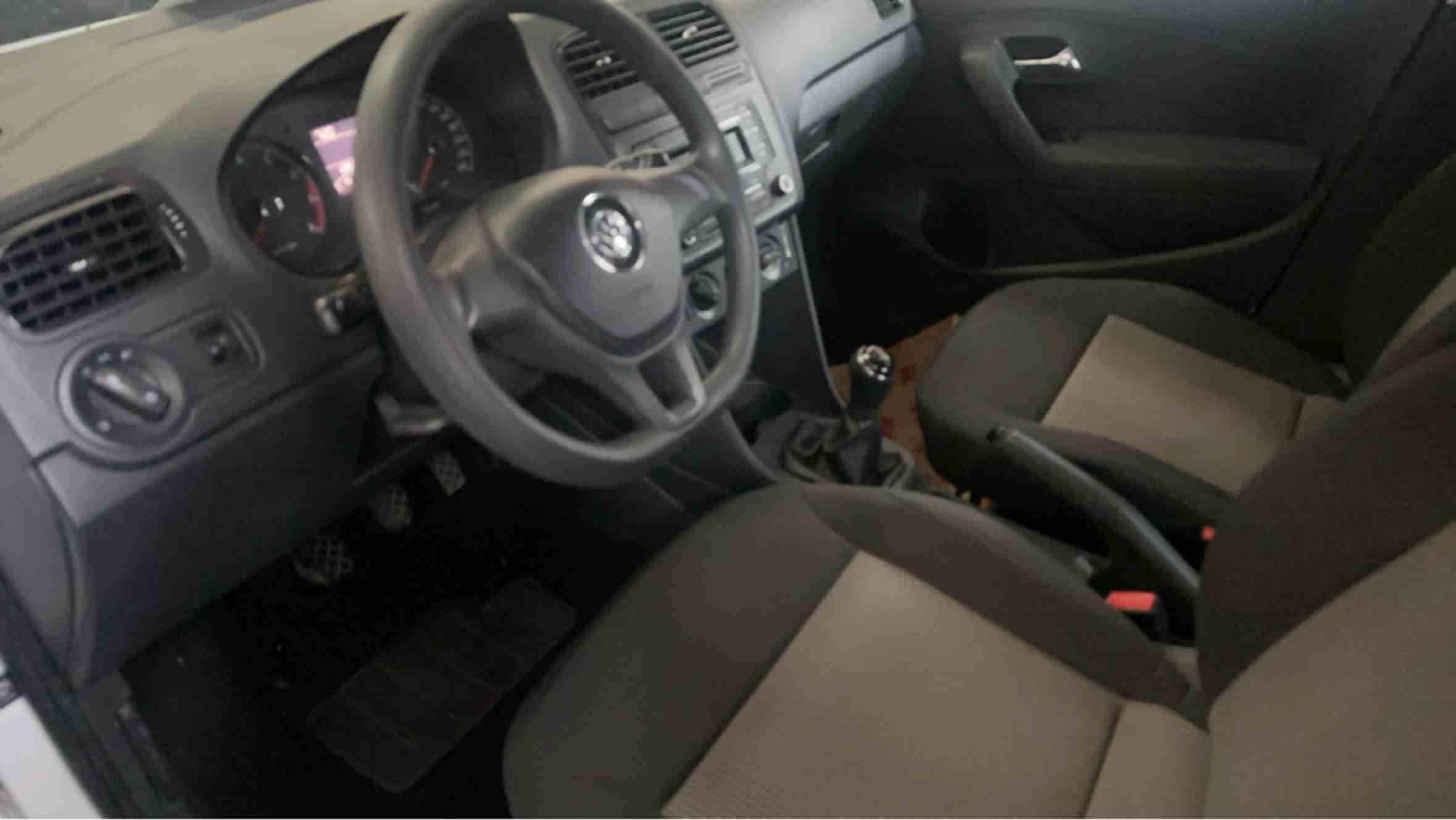 Volkswagen Polo 2015 car image #4