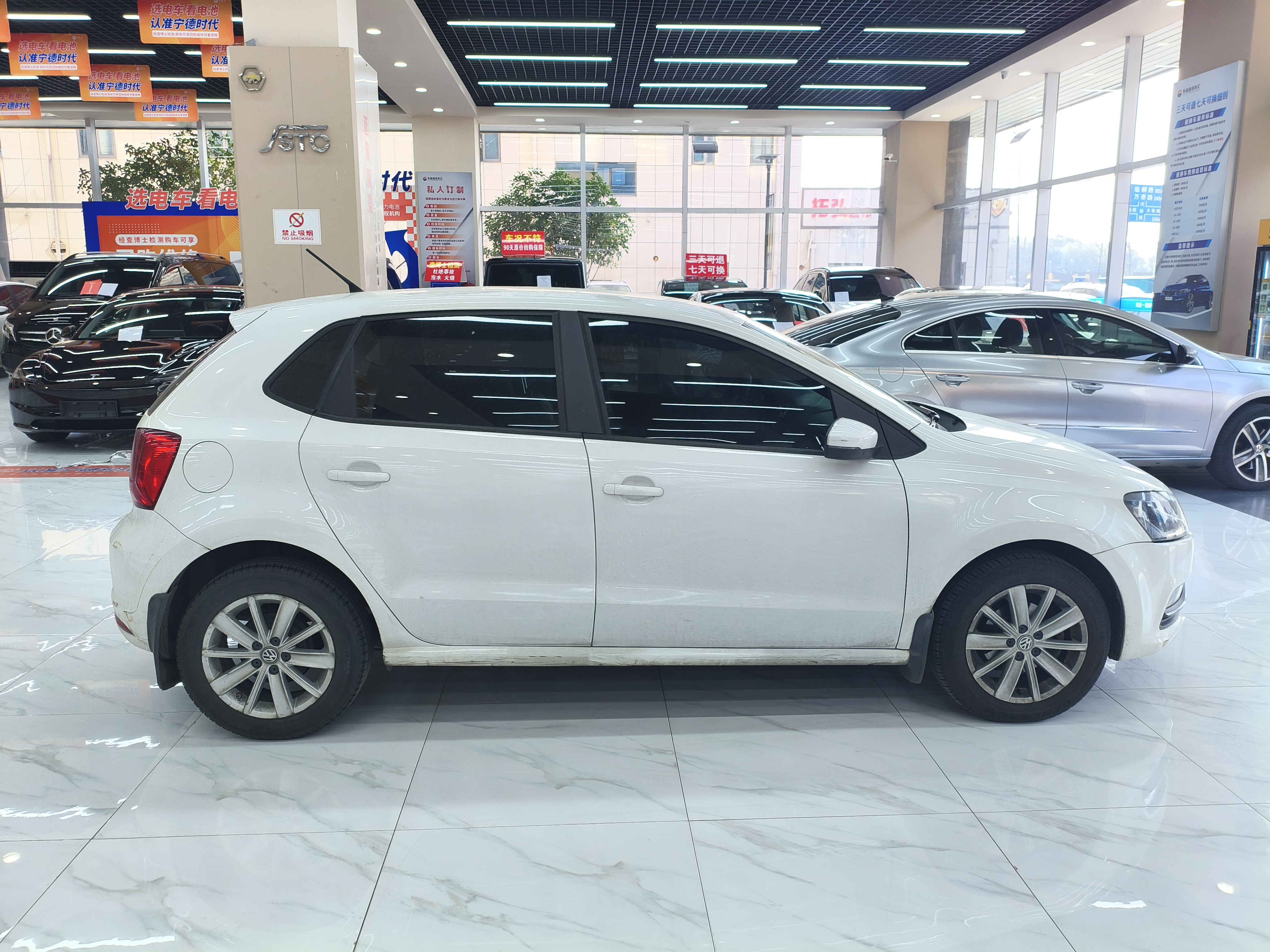 Volkswagen Polo 2015 immagine di auto #4