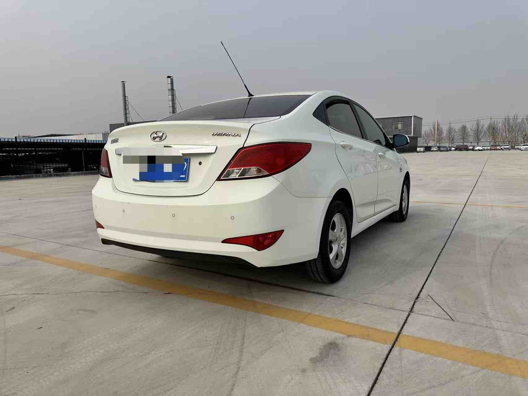 Hyundai Reina 2015 #4 Hyundai Reina 2015 car image #4