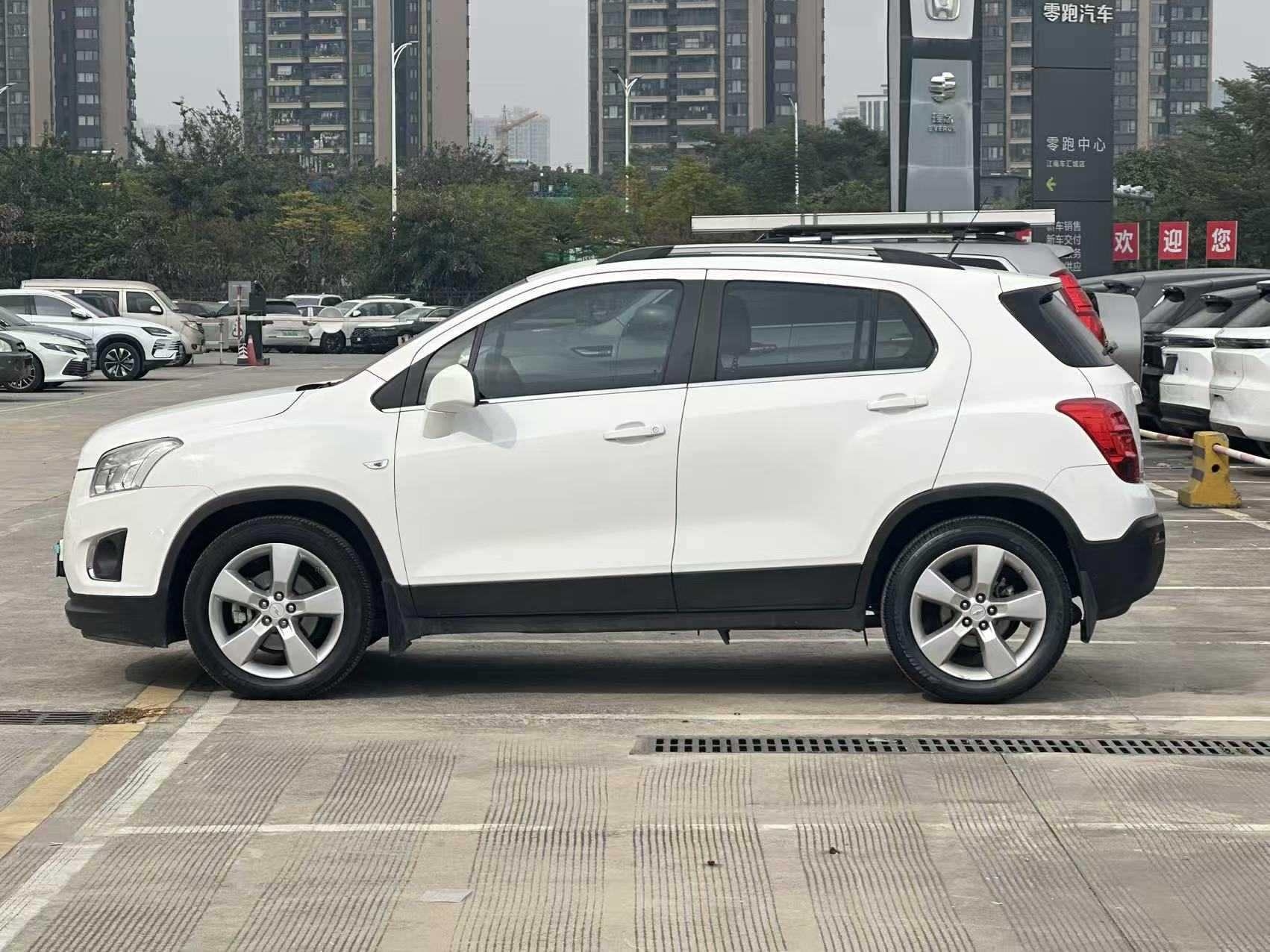 Chevrolet Tracker 2015 #4 Chevrolet Tracker 2015 car image #4