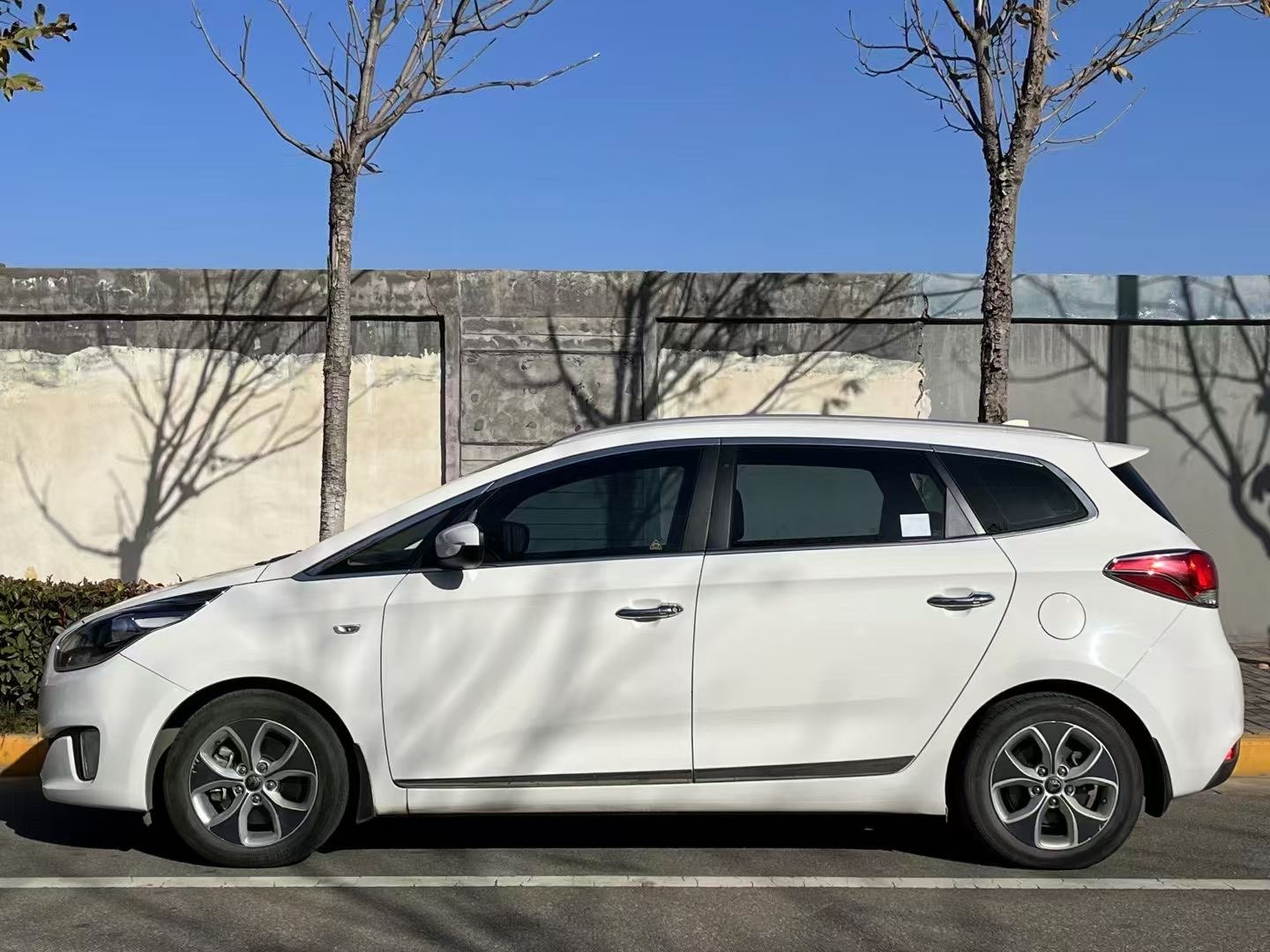 Kia Carens 2015 immagine di auto #4
