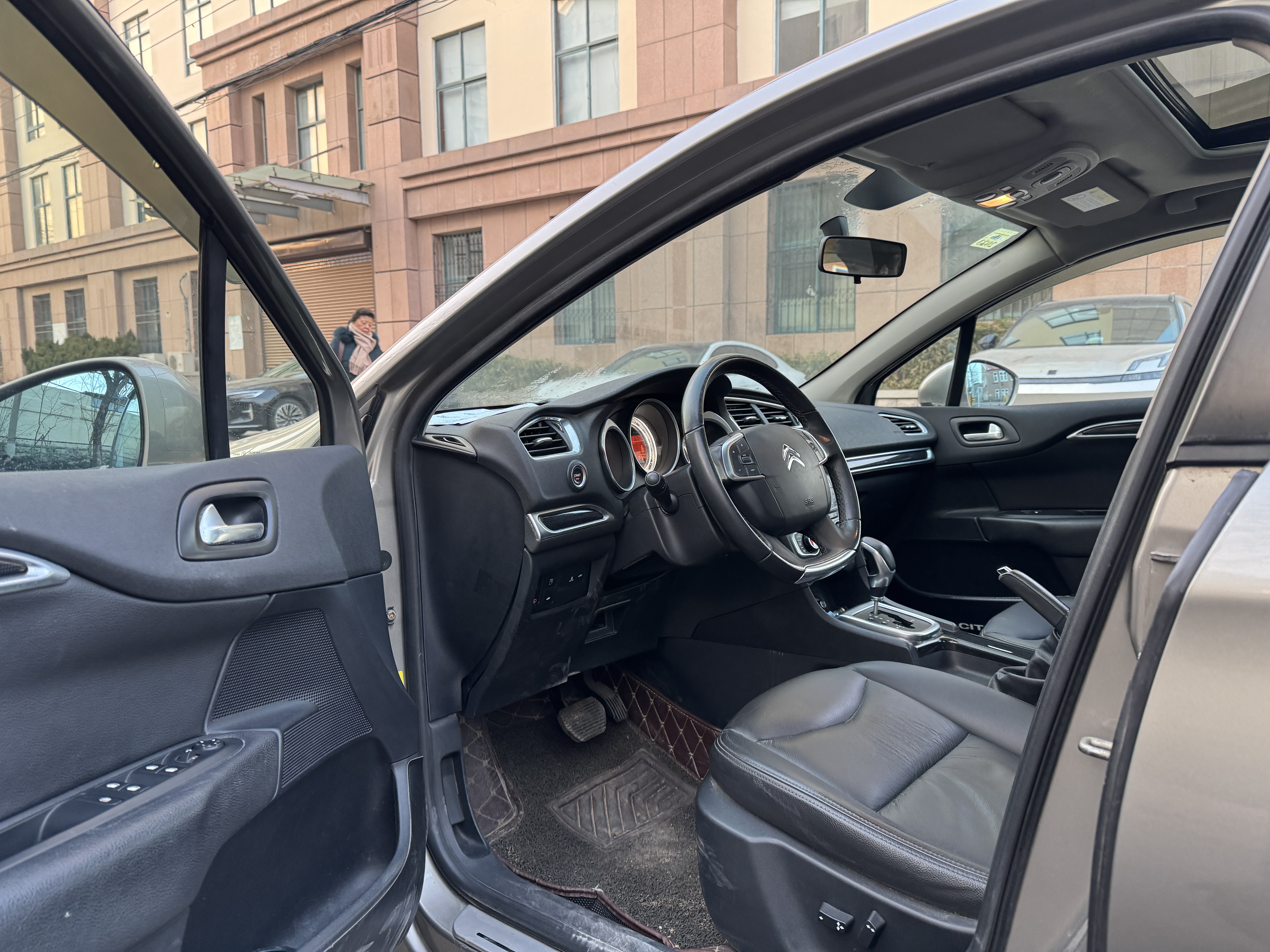 Citroen C4L 2013 car image #4