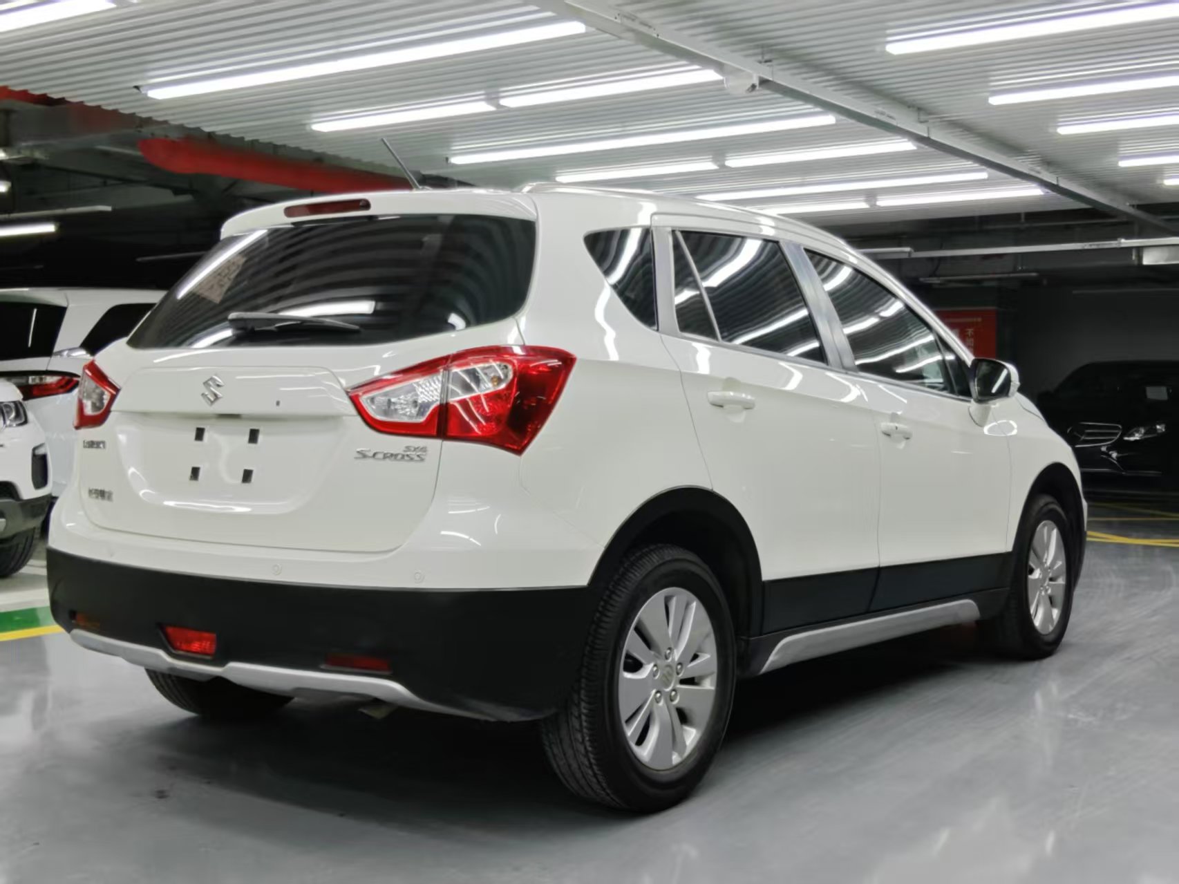 Suzuki S-Cross 2015 صورة سيارة #4