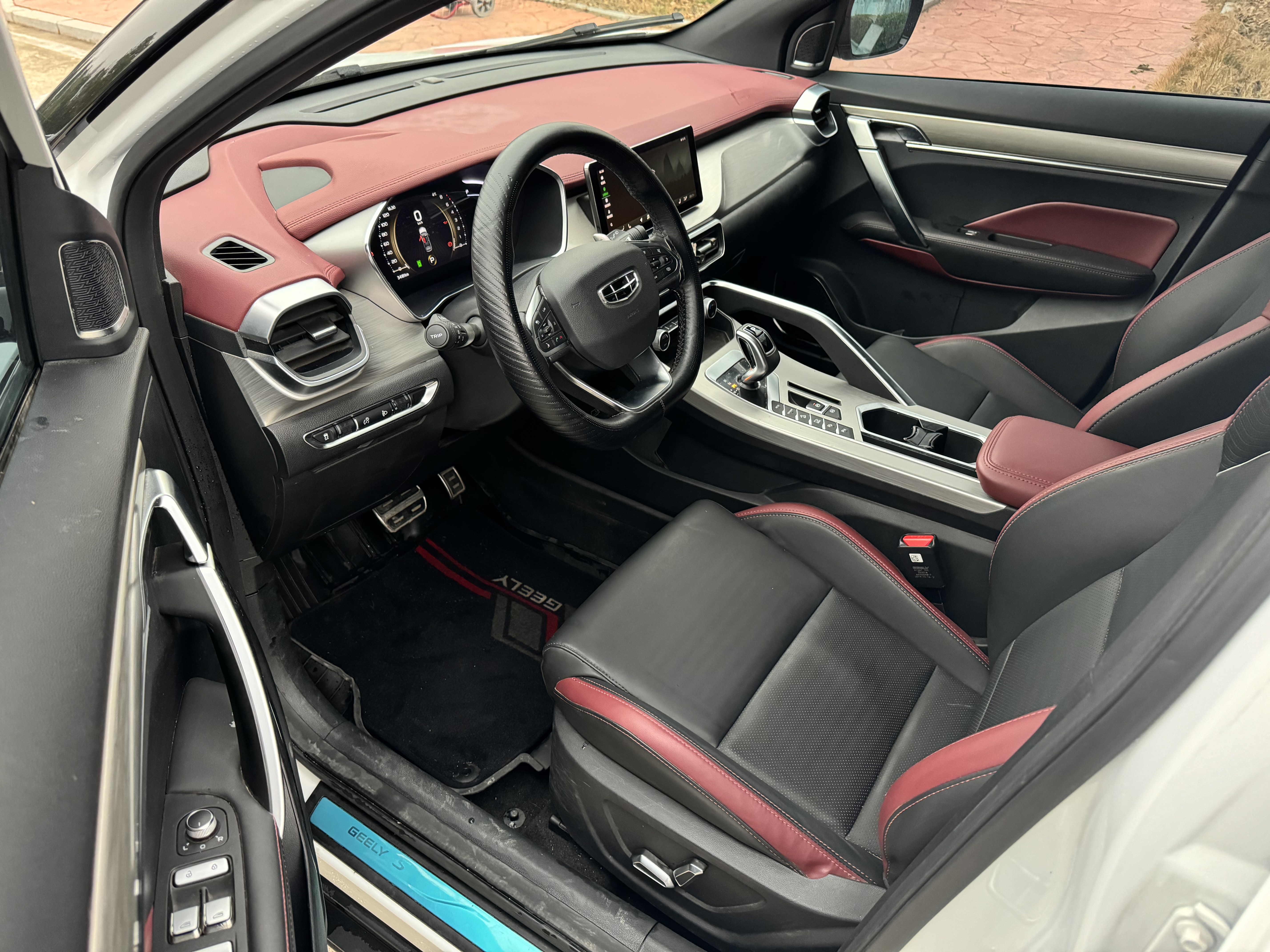 GEELY Coolray 2019 car image #4