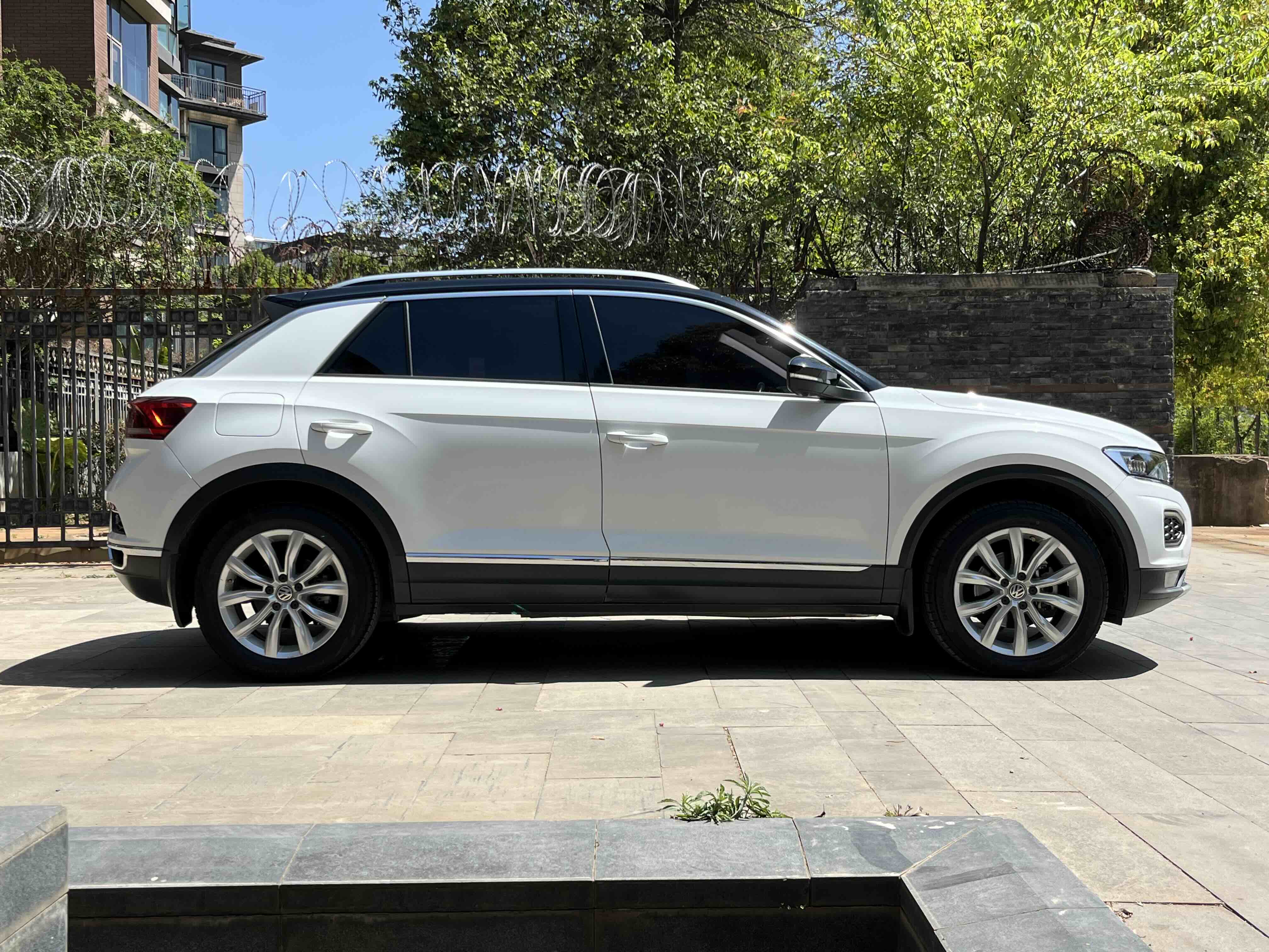 T-Roc 2018 car image #4