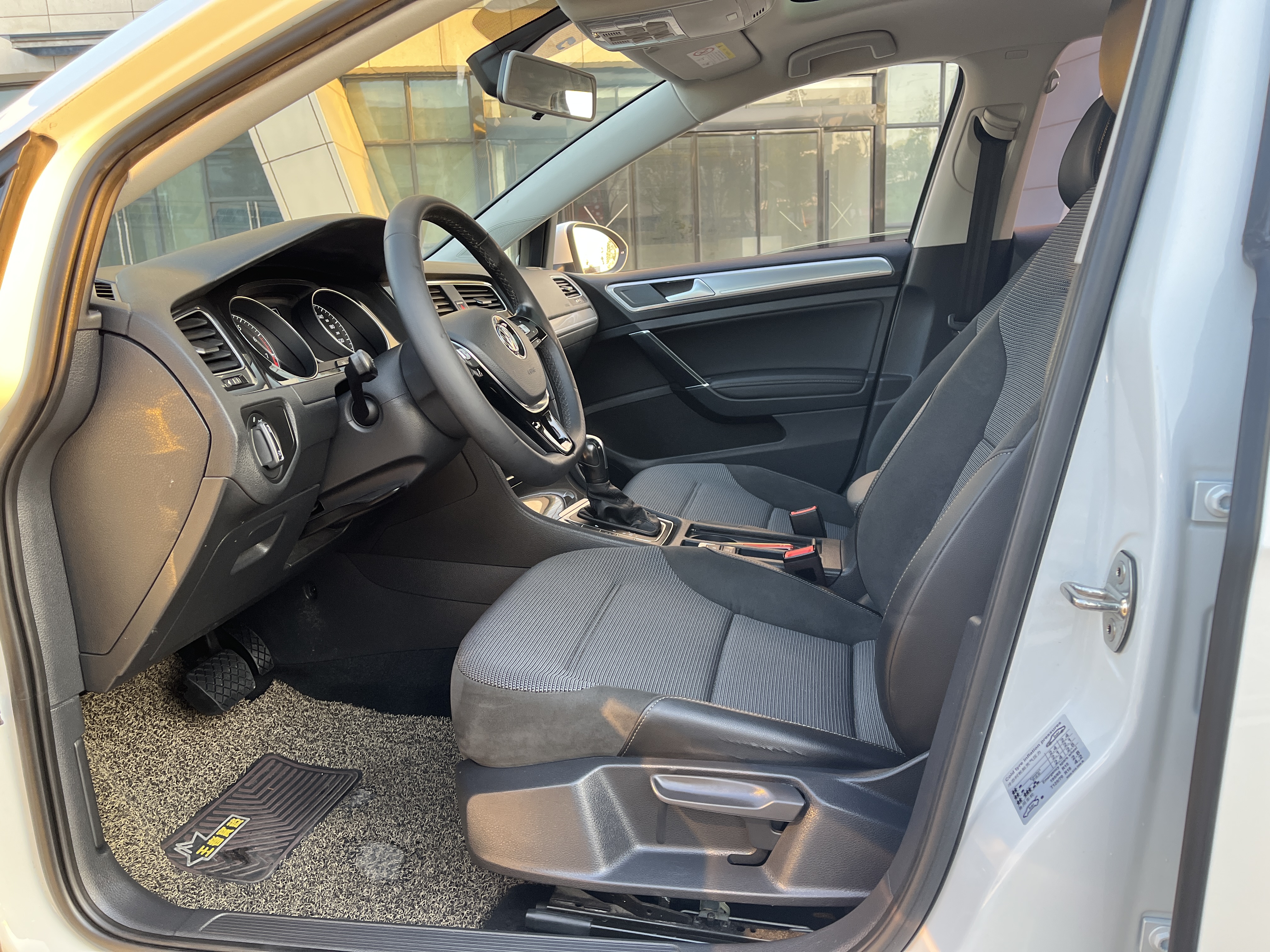 Volkswagen Golf 2019 #4 Volkswagen Golf 2019 car image #4