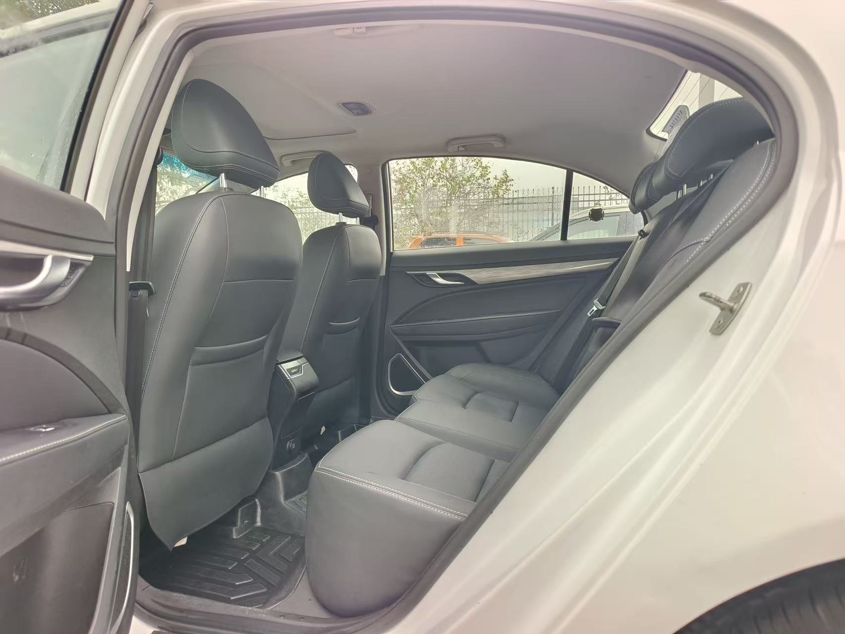 GEELY Emgrand 2019 #4 GEELY Emgrand 2019 car image #4