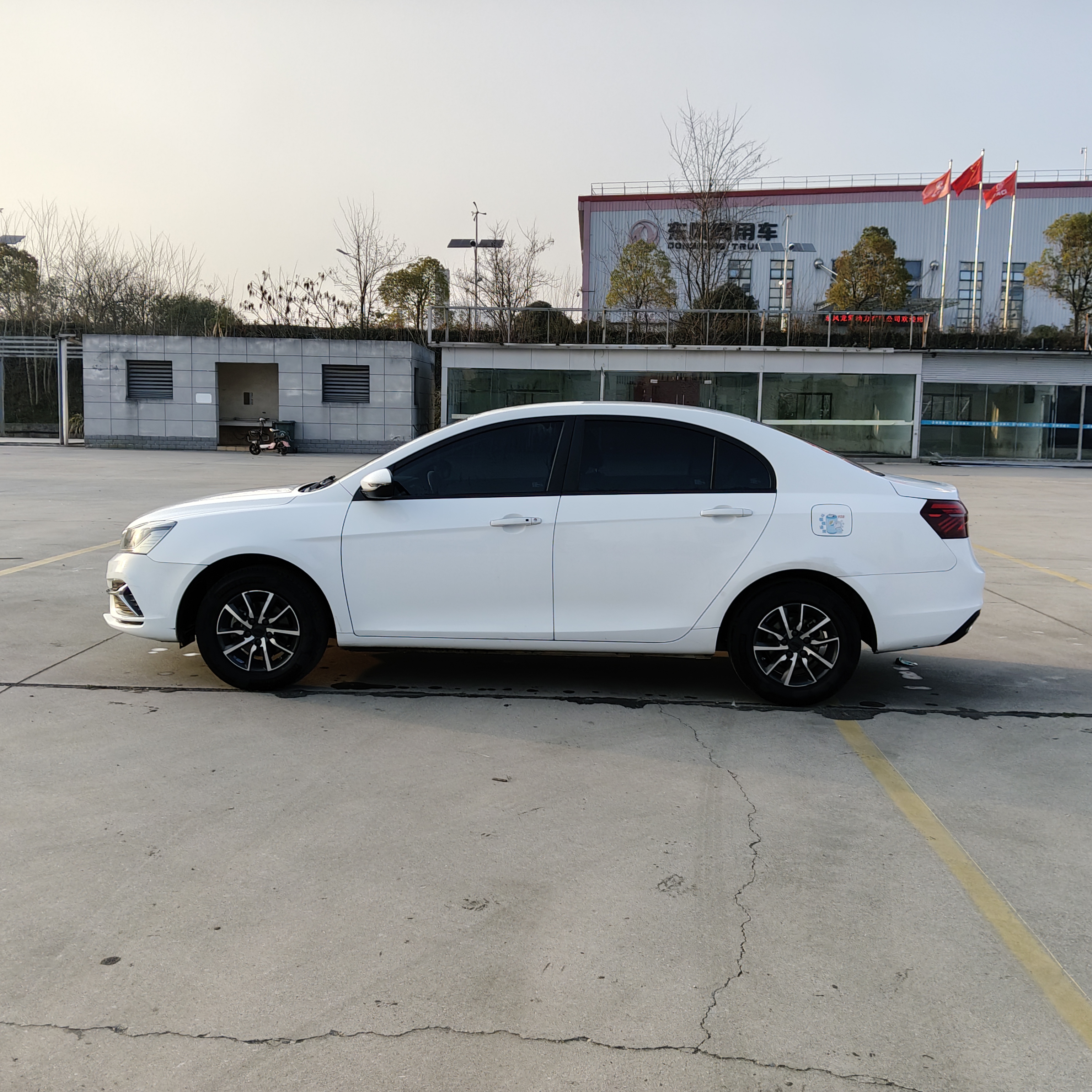 GEELY Emgrand 2019 #4 GEELY Emgrand 2019 car image #4