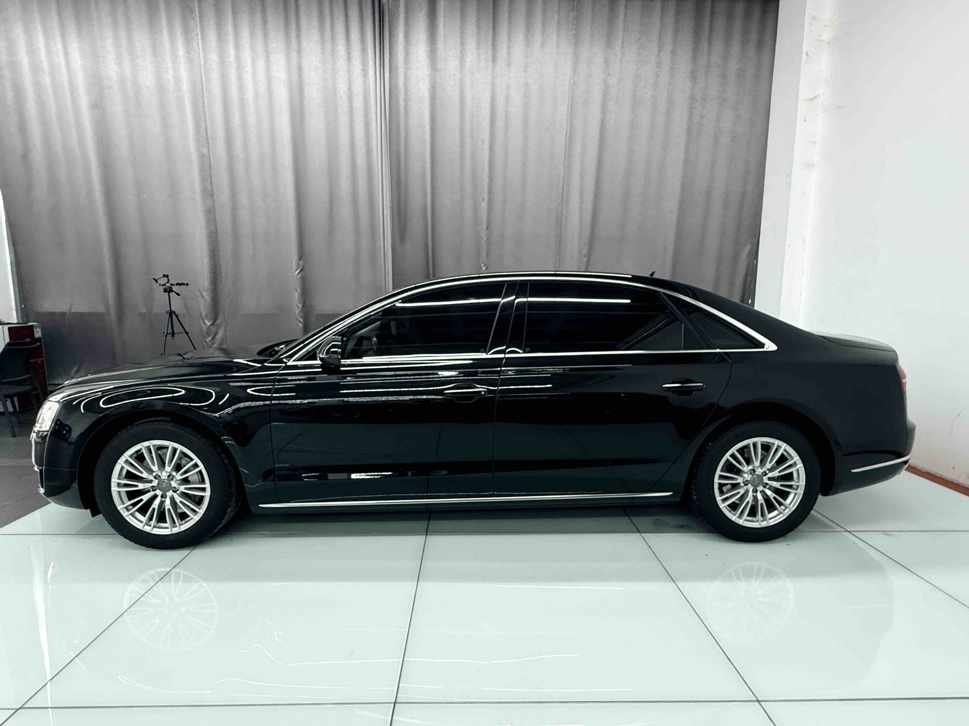 Audi A8 2015 car image #4