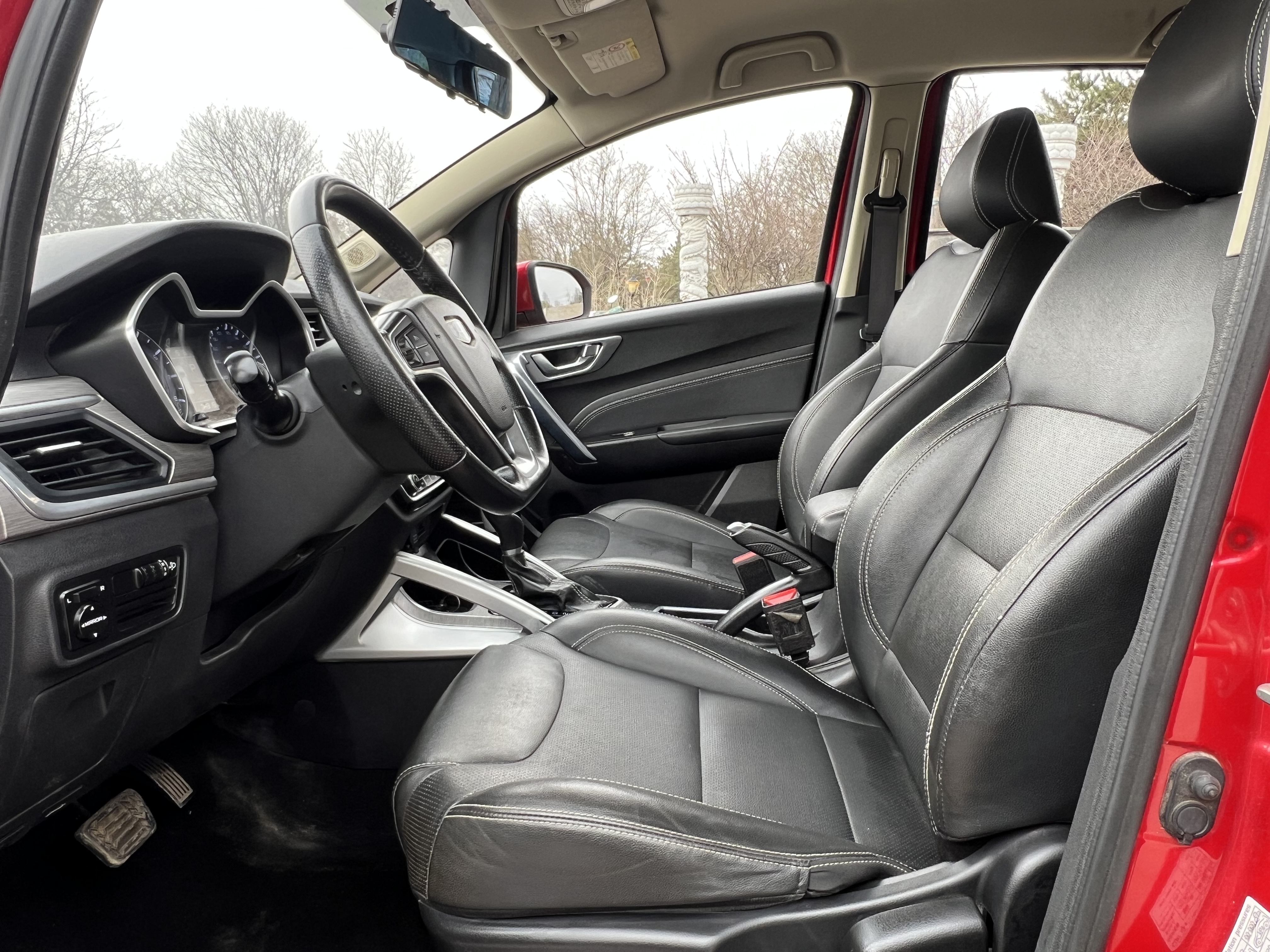 GEELY 2019 #4 GEELY 2019 car image #4