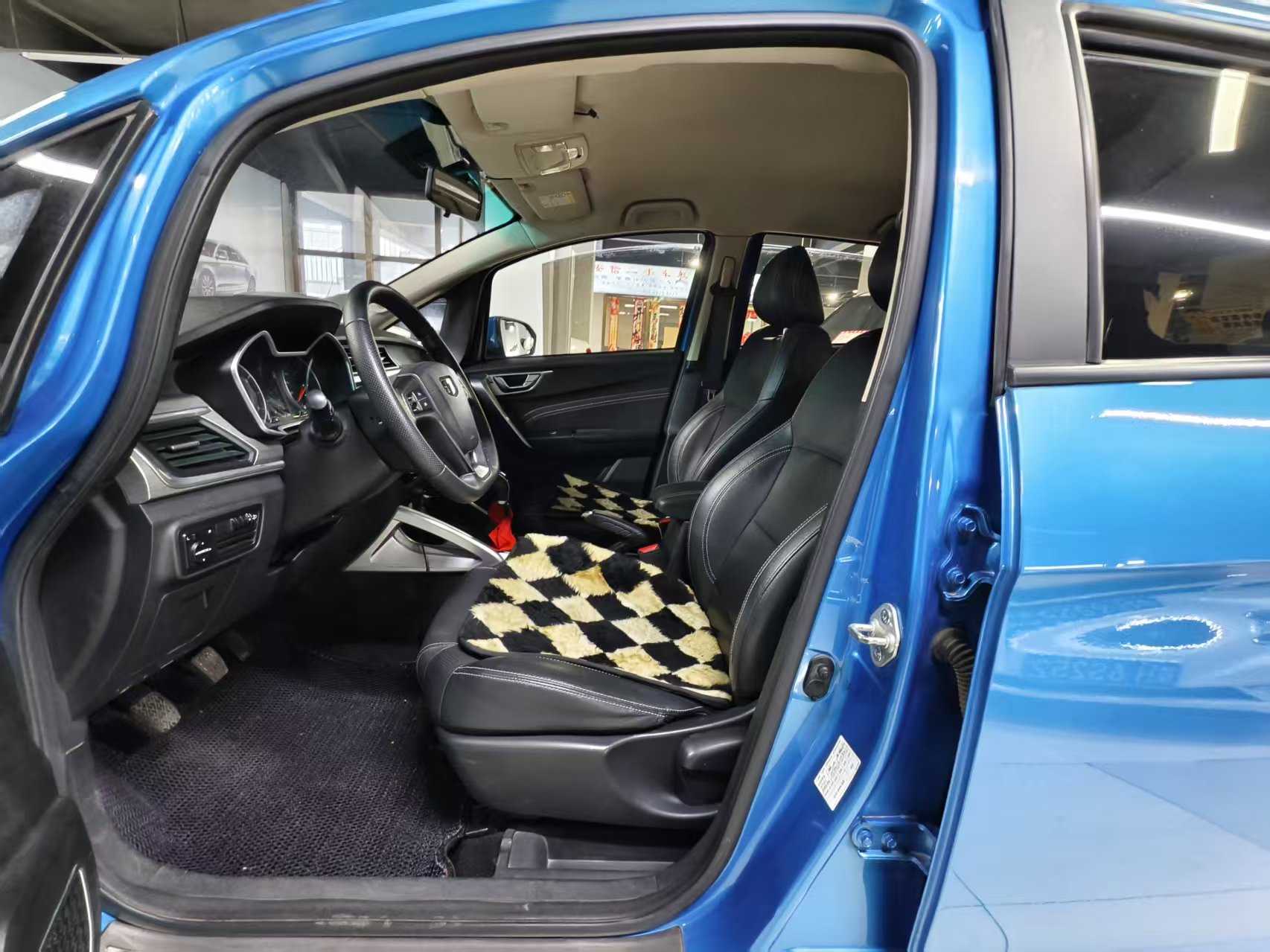 2018 car image #4