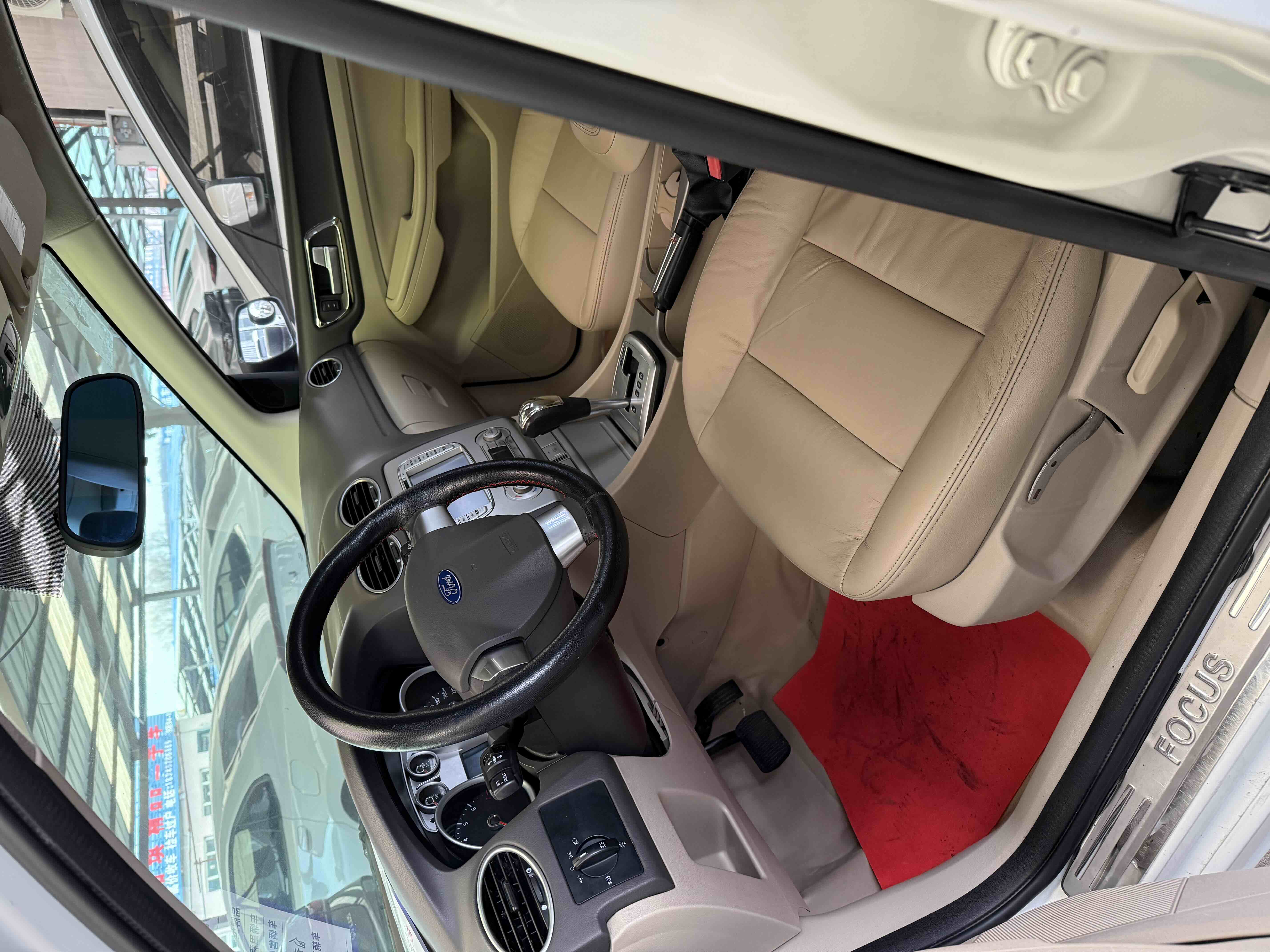 Ford Focus 2014 car image #4