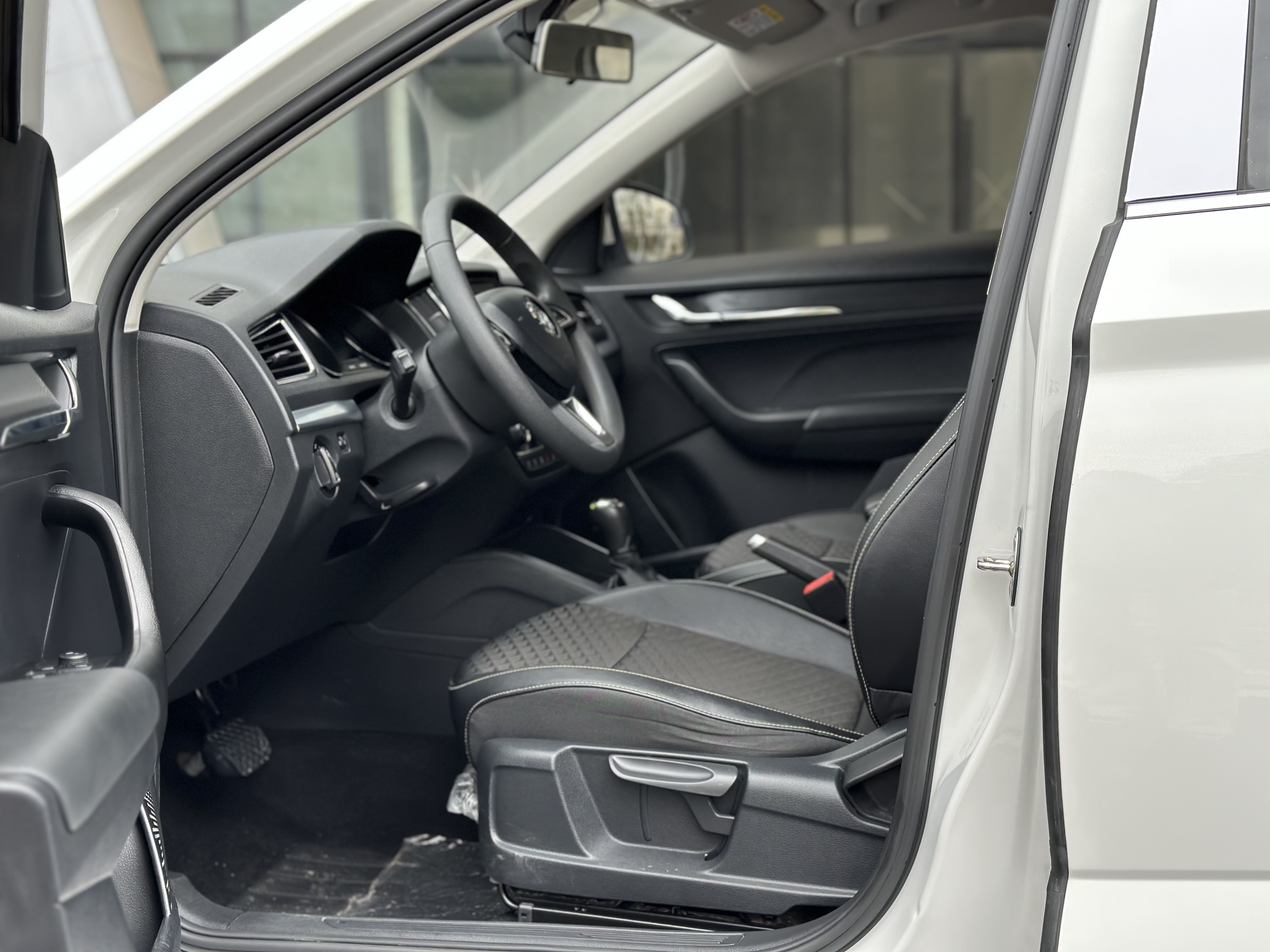 Skoda Kamiq 2019 image de voiture #4