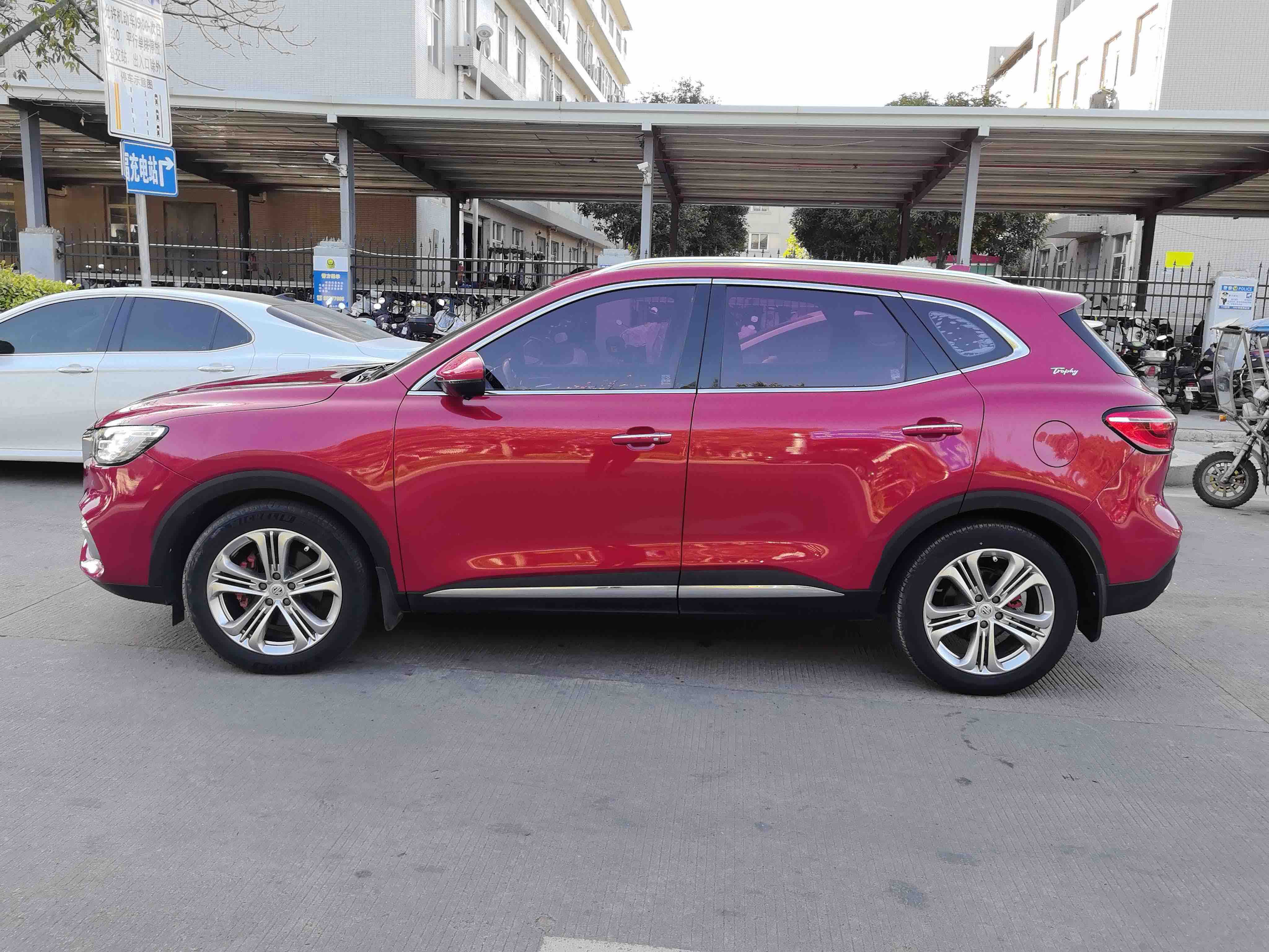 MG HS 2018 car image #4