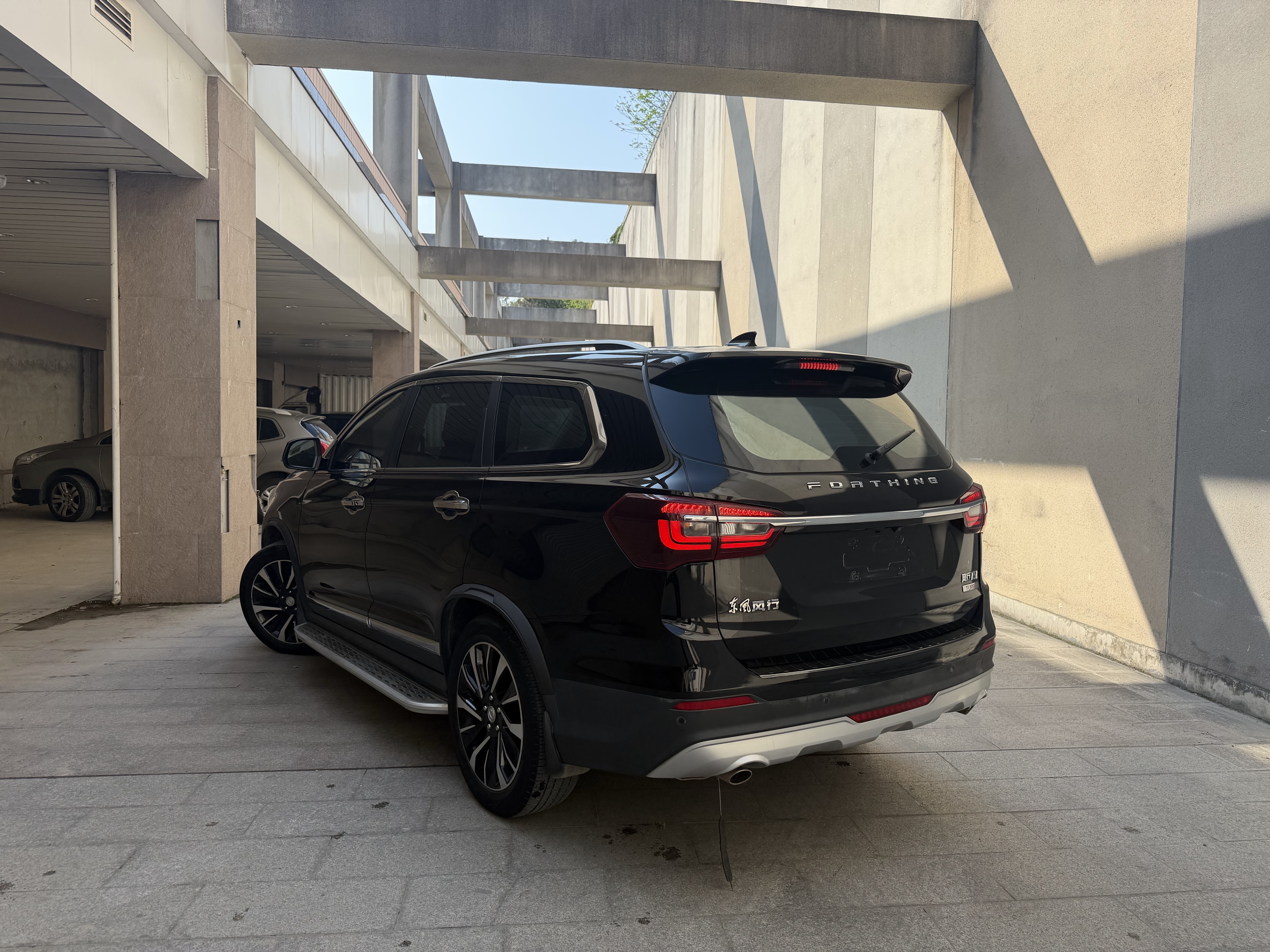 T5 L 2019 car image #4