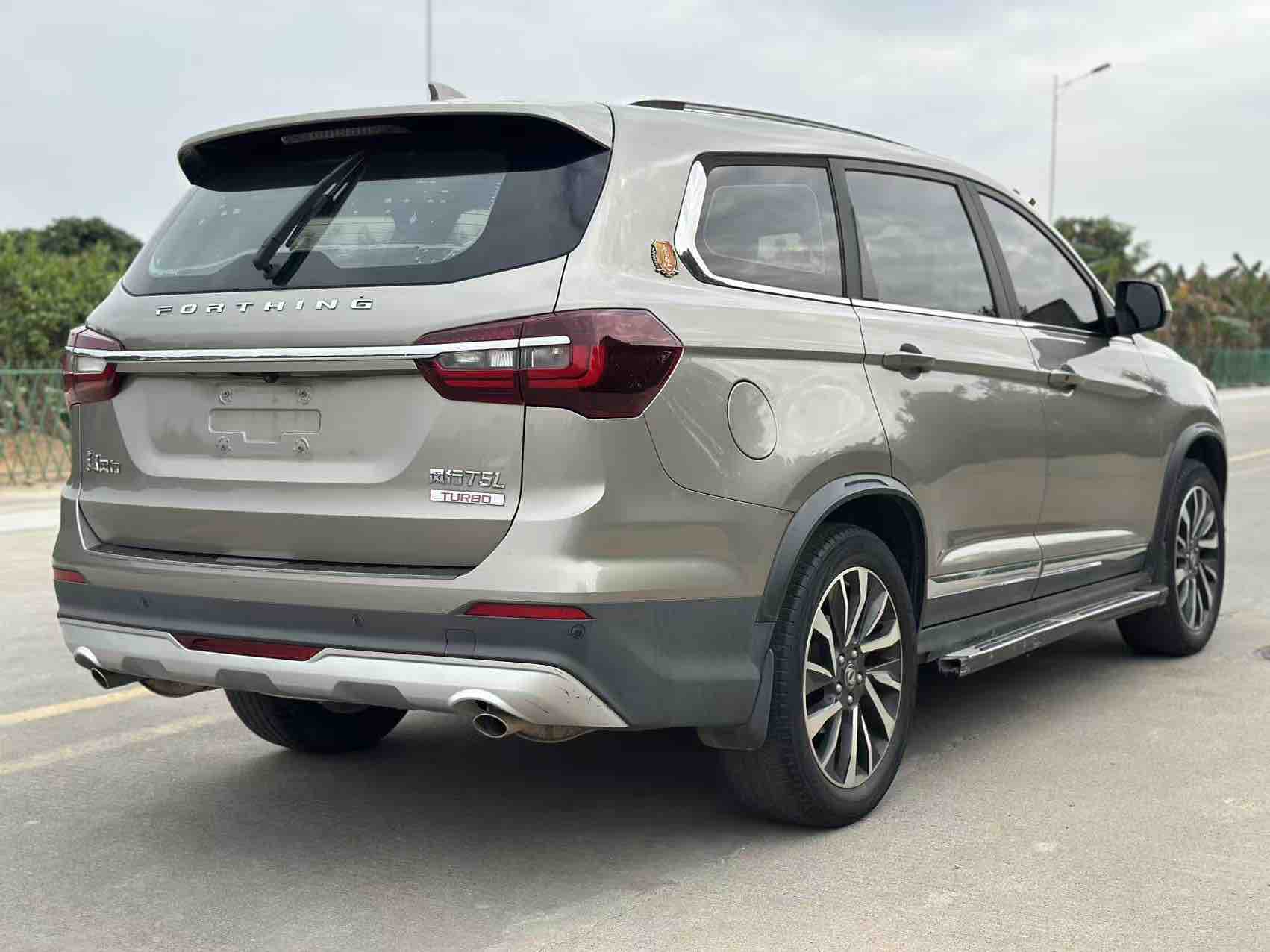T5 L 2019 #4 T5 L 2019 car image #4