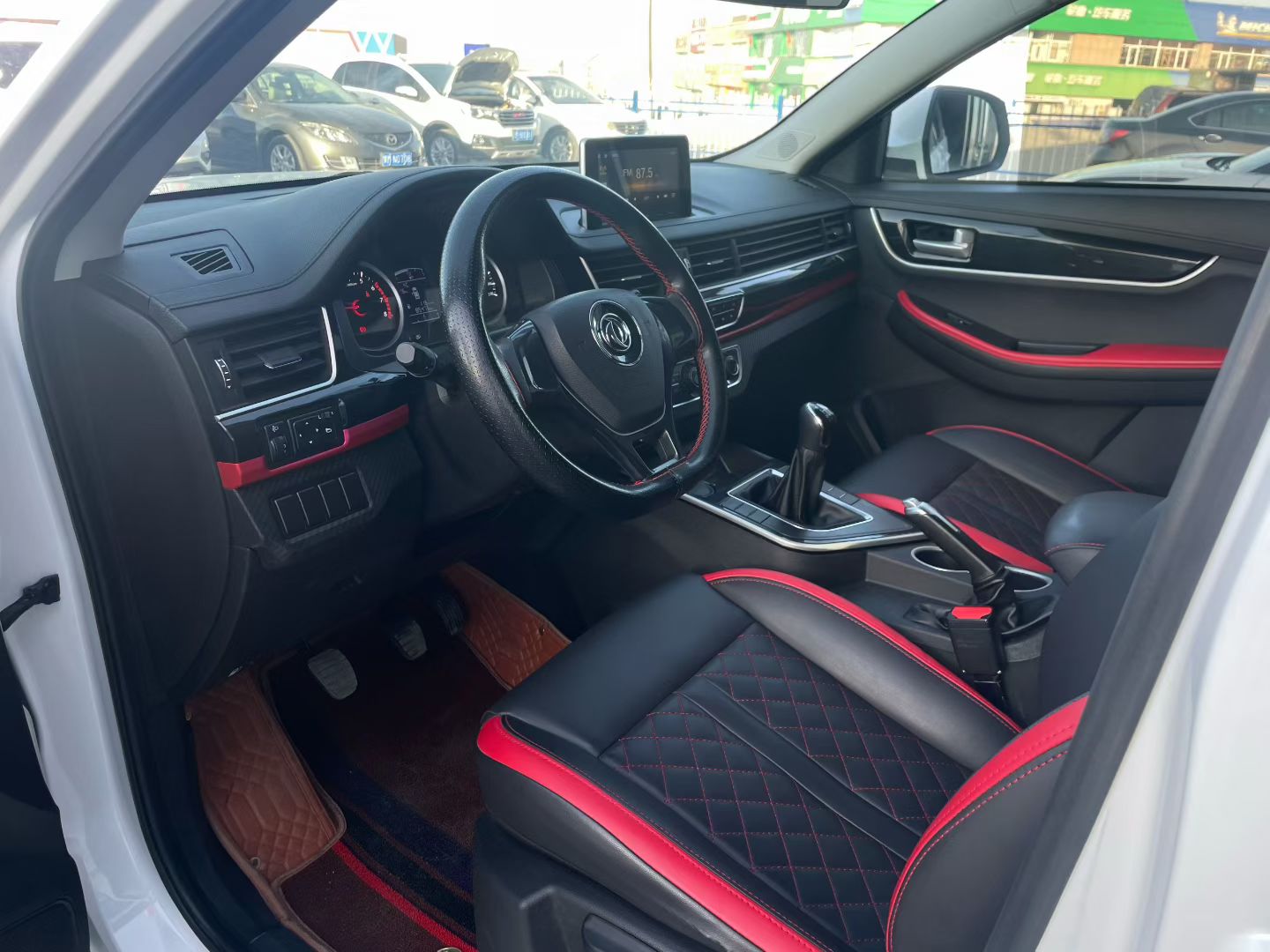 T5 2020 car image #4