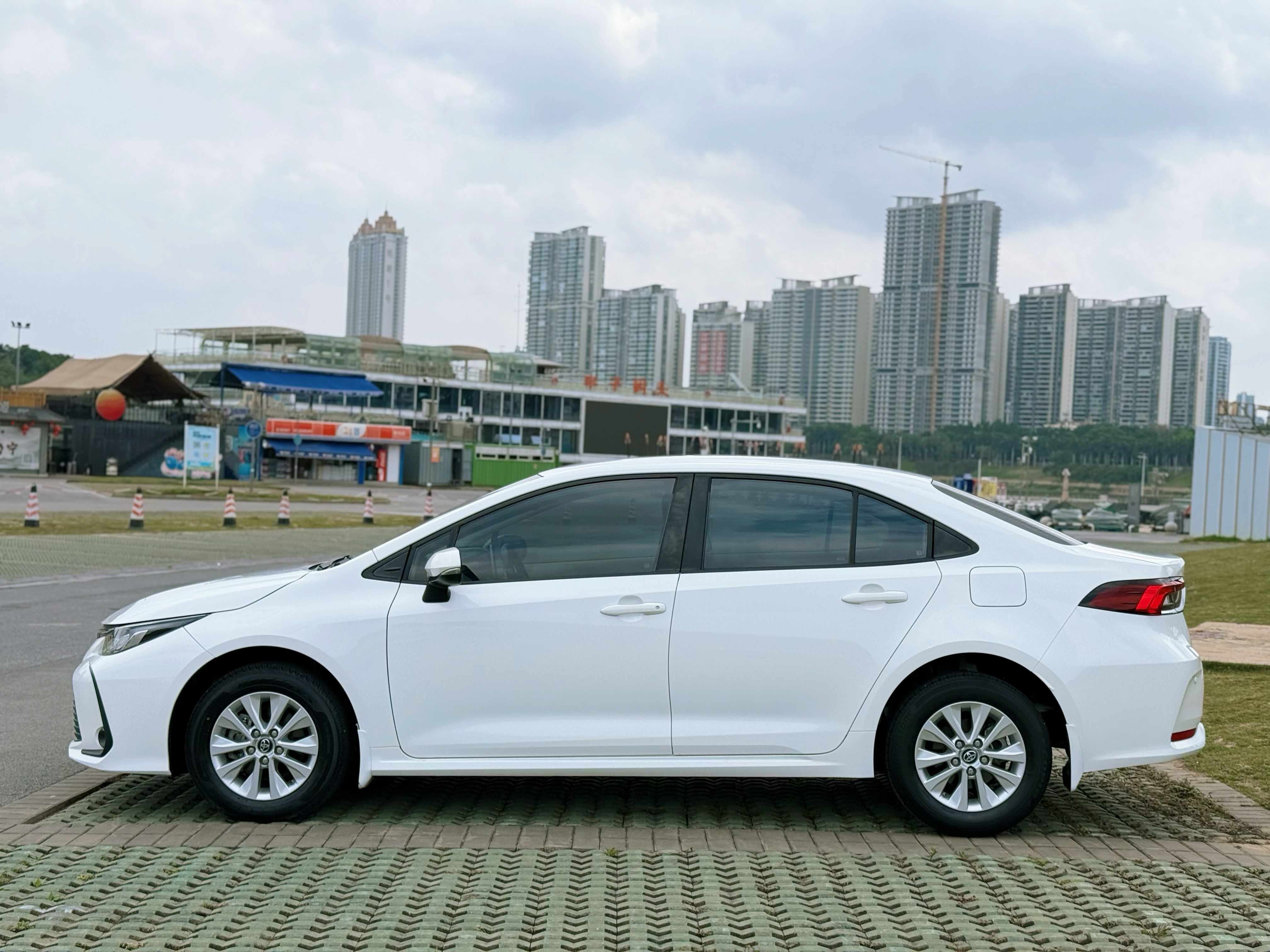 Toyota Corolla 2019 #4 Toyota Corolla 2019 car image #4