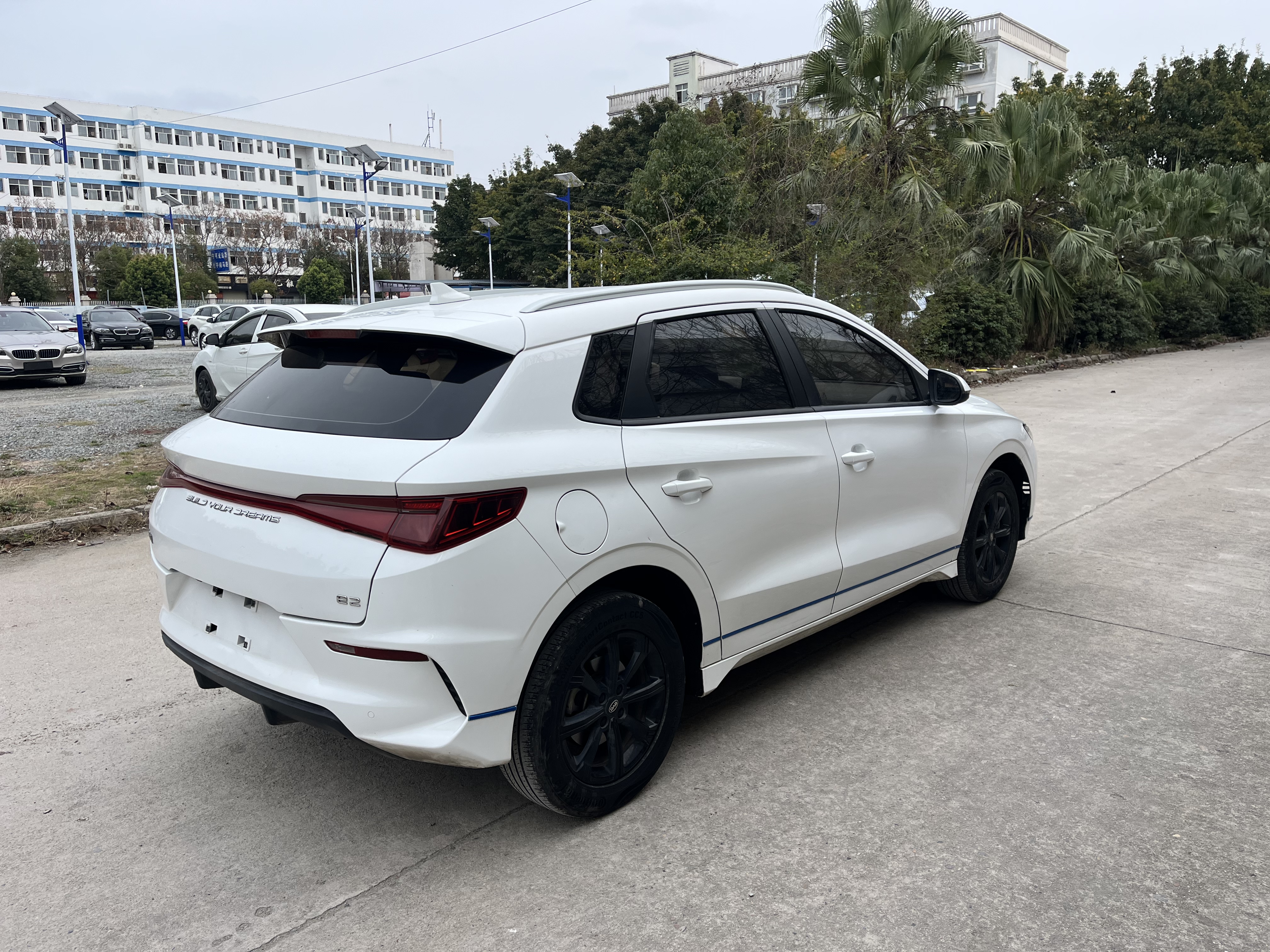 BYD e2 2019 immagine di auto #4