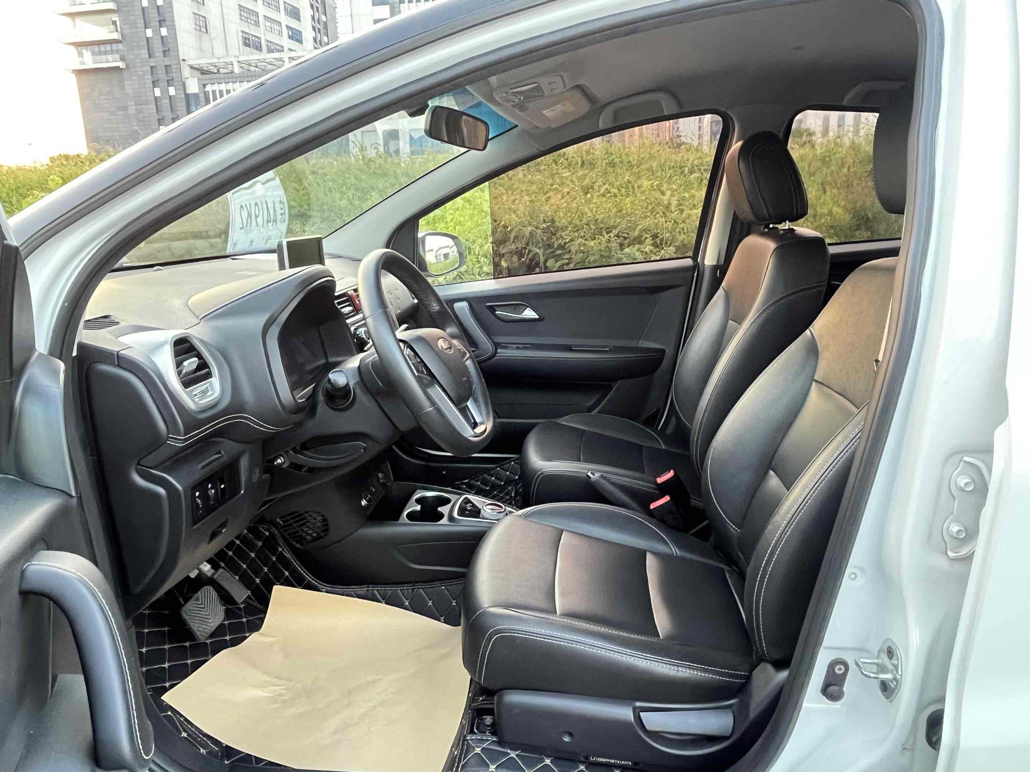 JAC 2019 #4 JAC 2019 car image #4