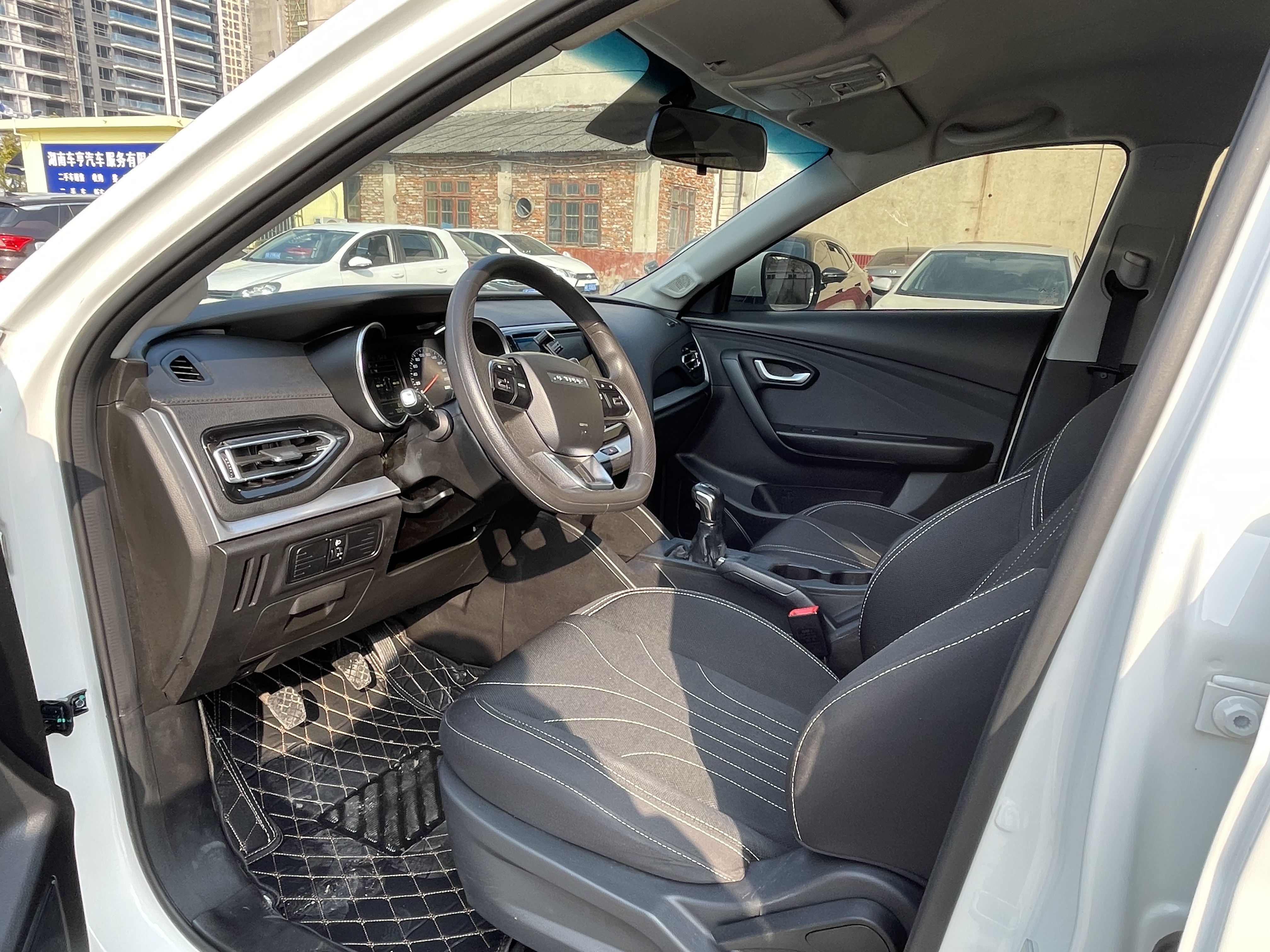 X70 2020 #4 X70 2020 car image #4