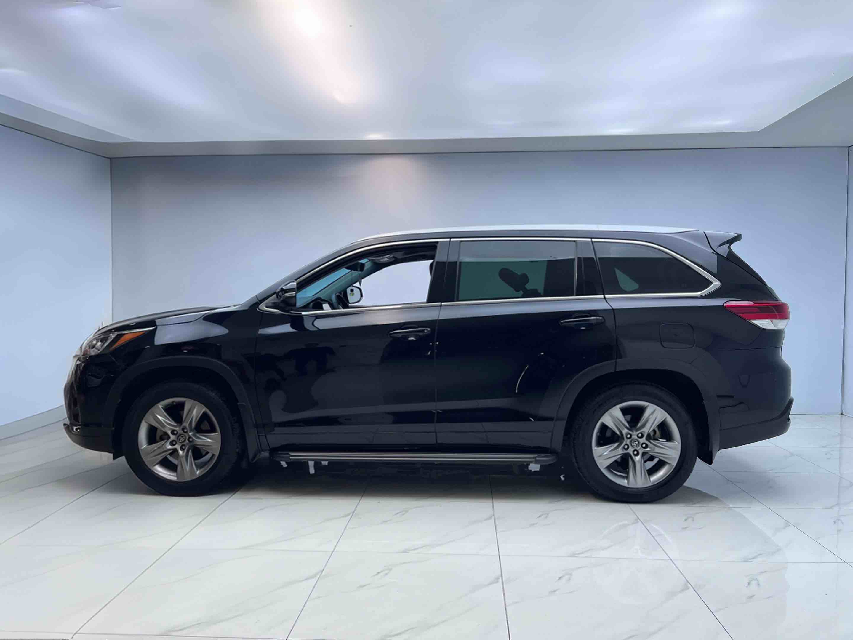 Toyota Highlander 2020 car image #4