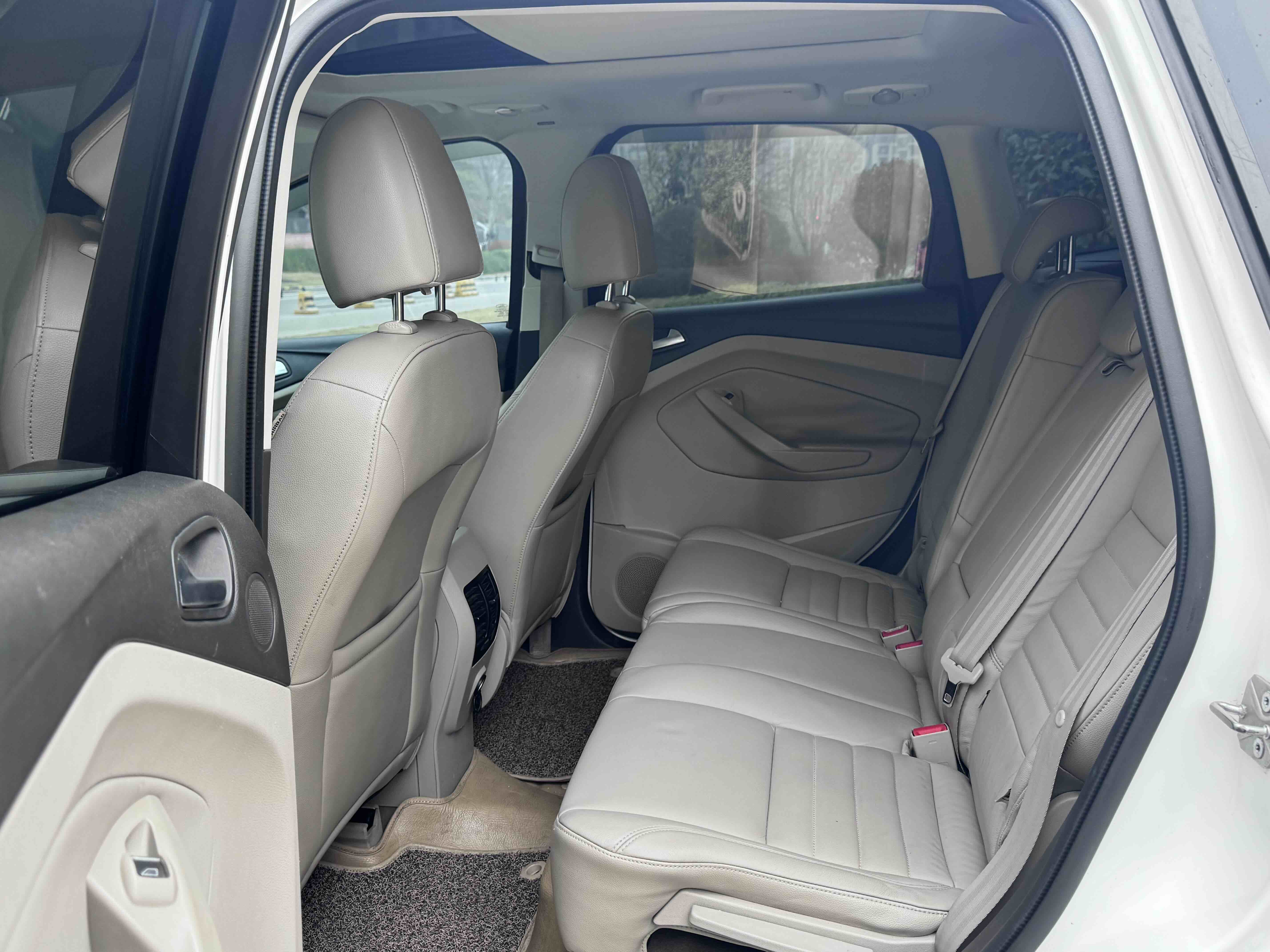 Ford Kuga 2015 imagen de coche #4