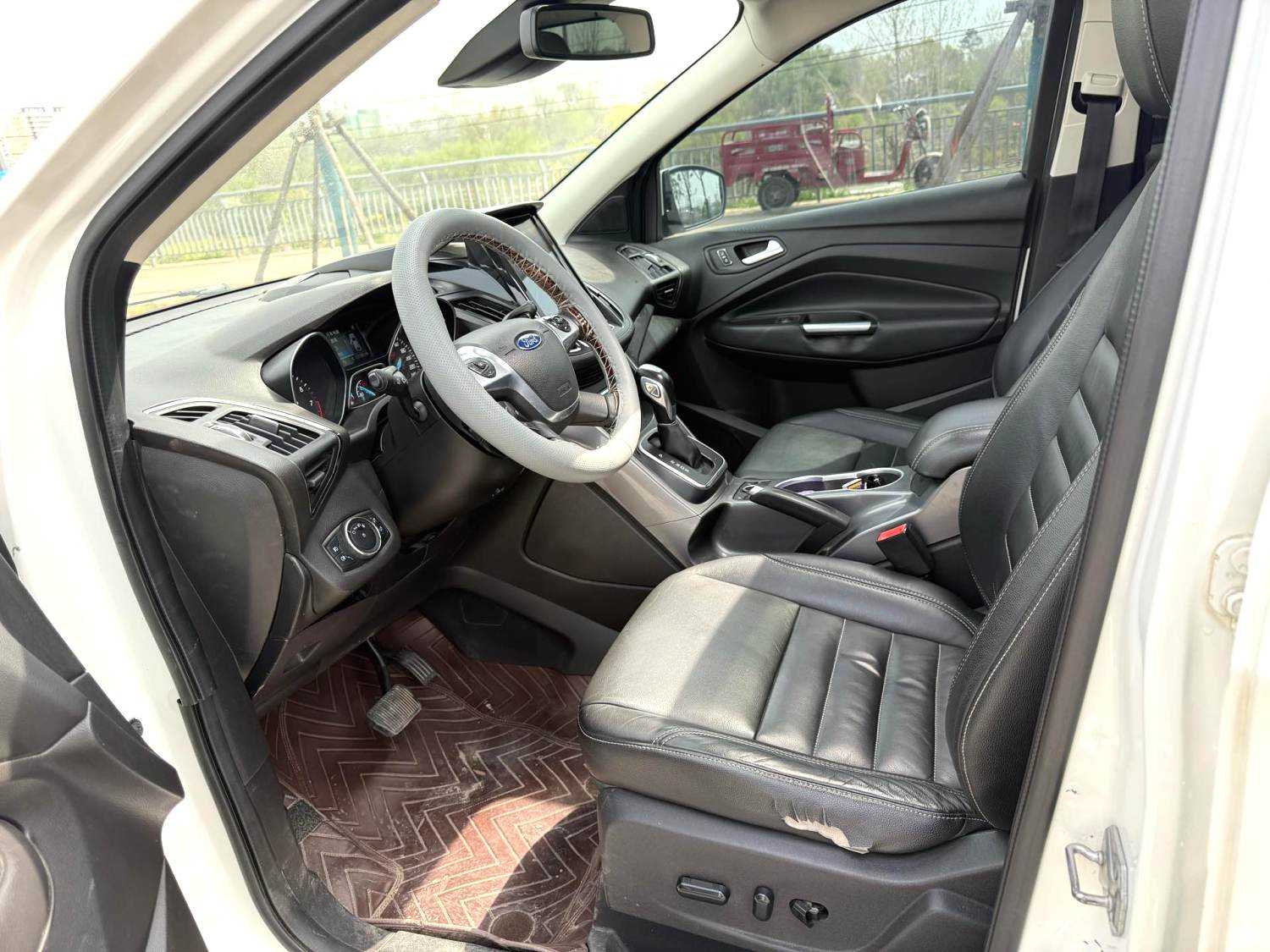 Ford Kuga 2015 car image #4