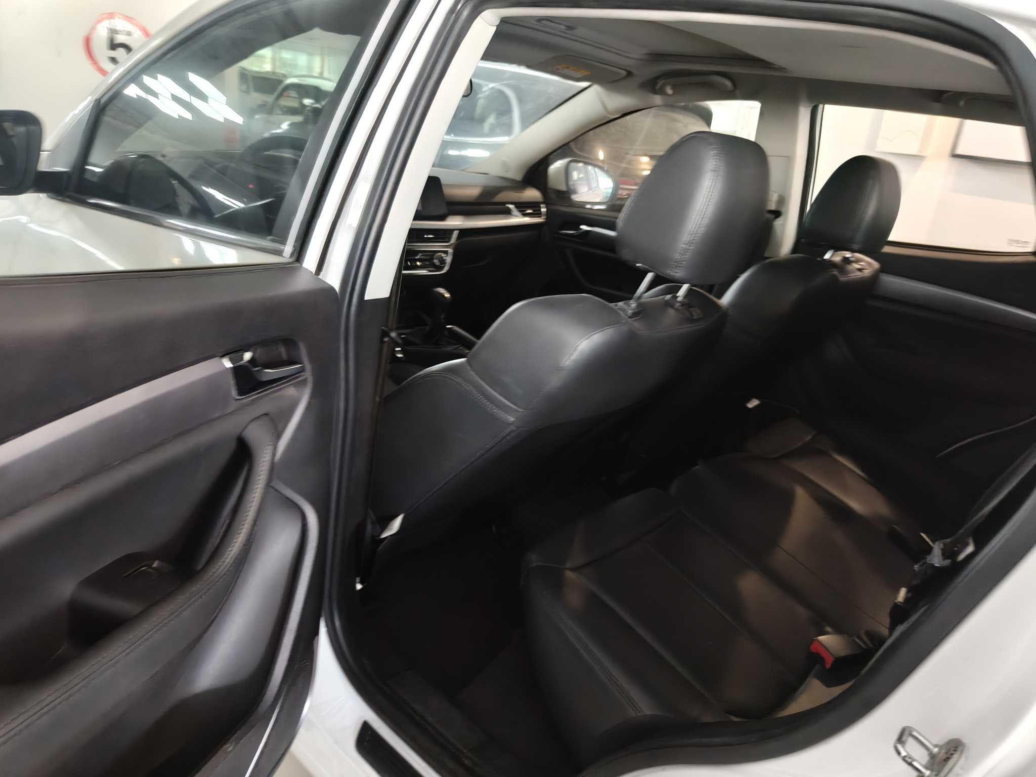 Soueast DX5 2021 car image #4