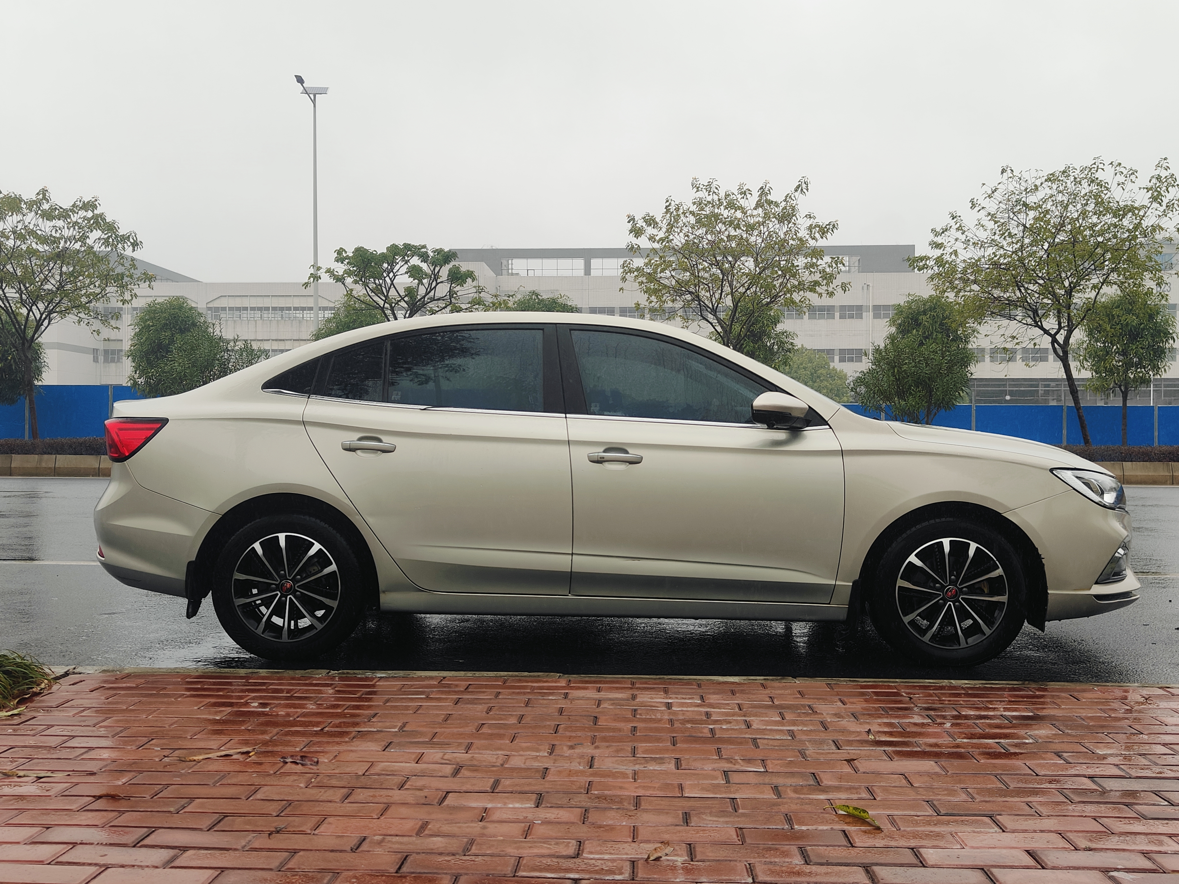 Roewe i5 2020 #4 Roewe i5 2020 car image #4